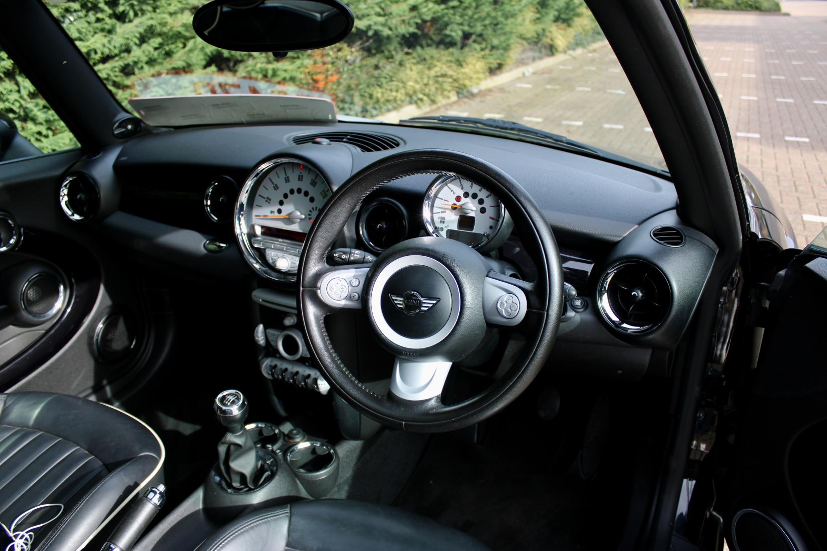 MINI Hatch 1.6 Cooper Hatchback 3dr Petrol Manual Euro 5 (122 ps)