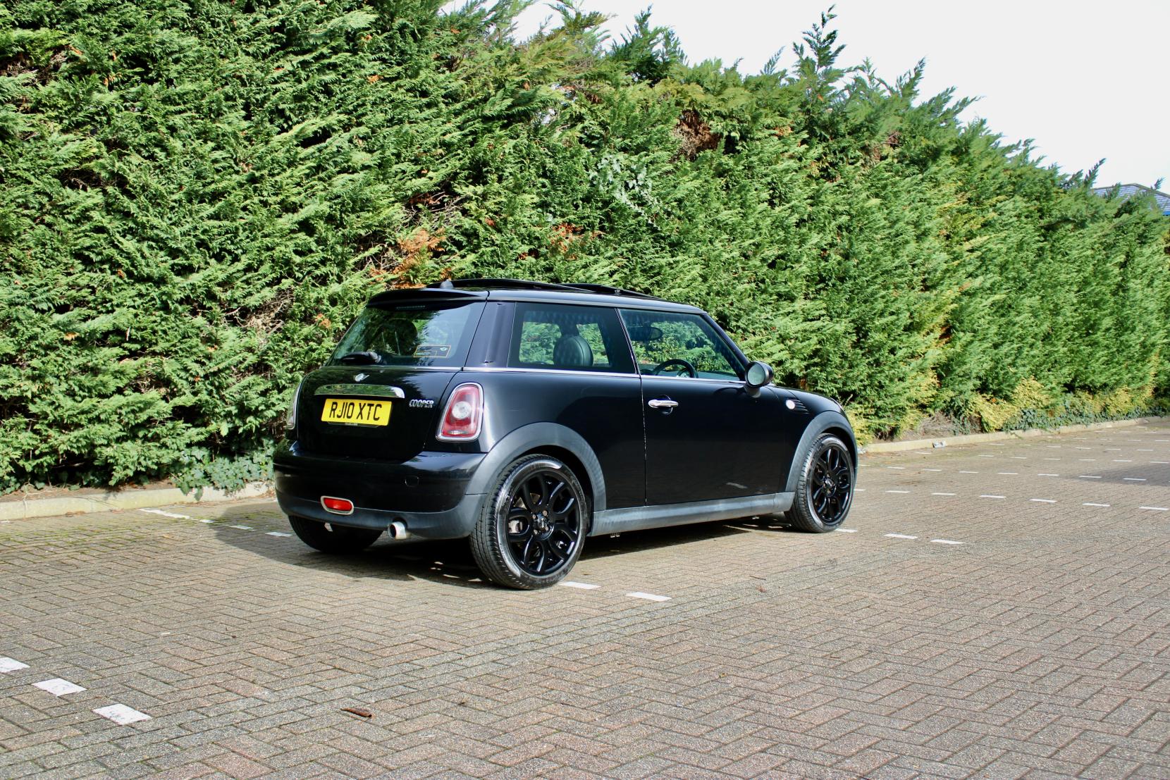 MINI Hatch 1.6 Cooper Hatchback 3dr Petrol Manual Euro 5 (122 ps)