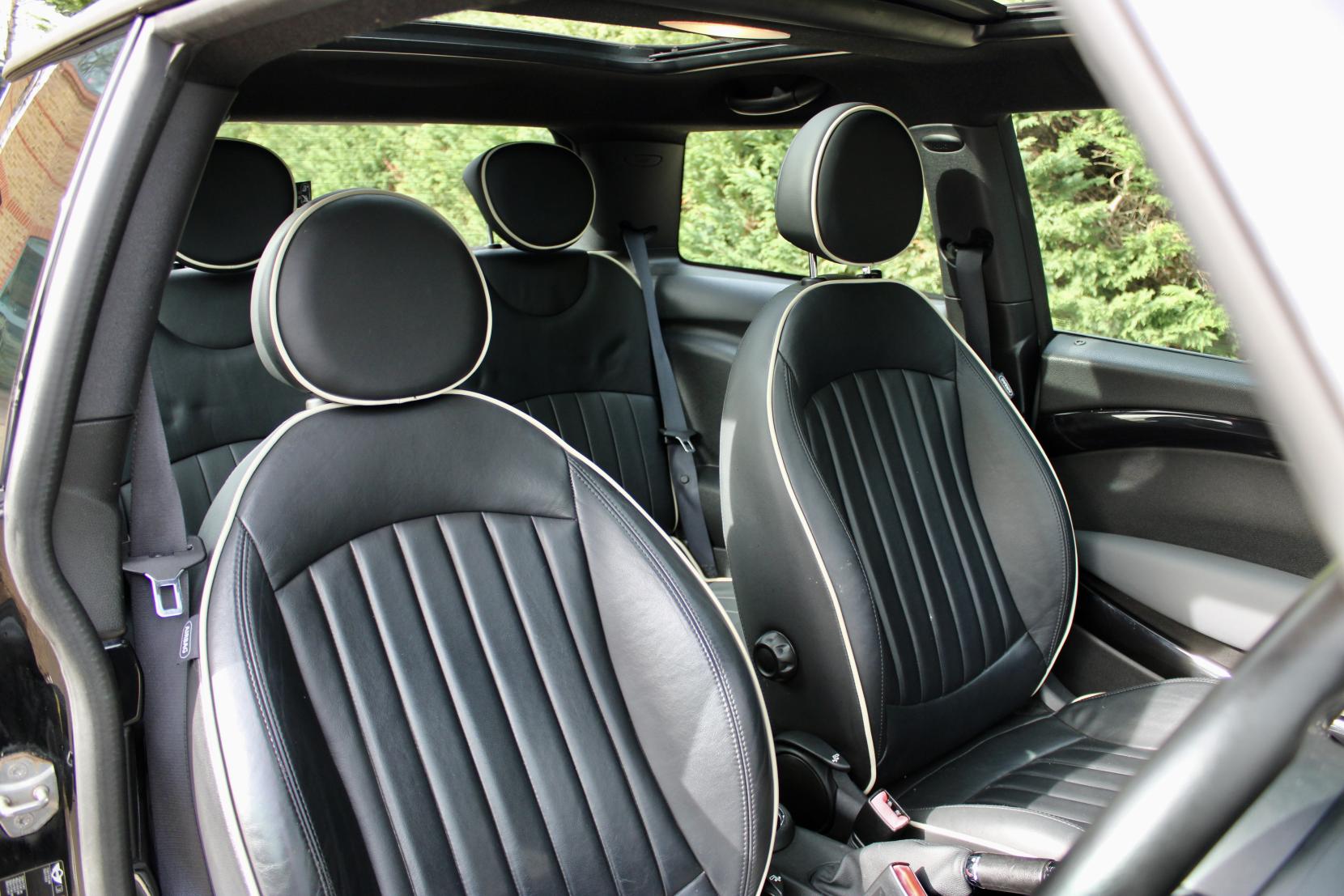 MINI Hatch 1.6 Cooper Hatchback 3dr Petrol Manual Euro 5 (122 ps)