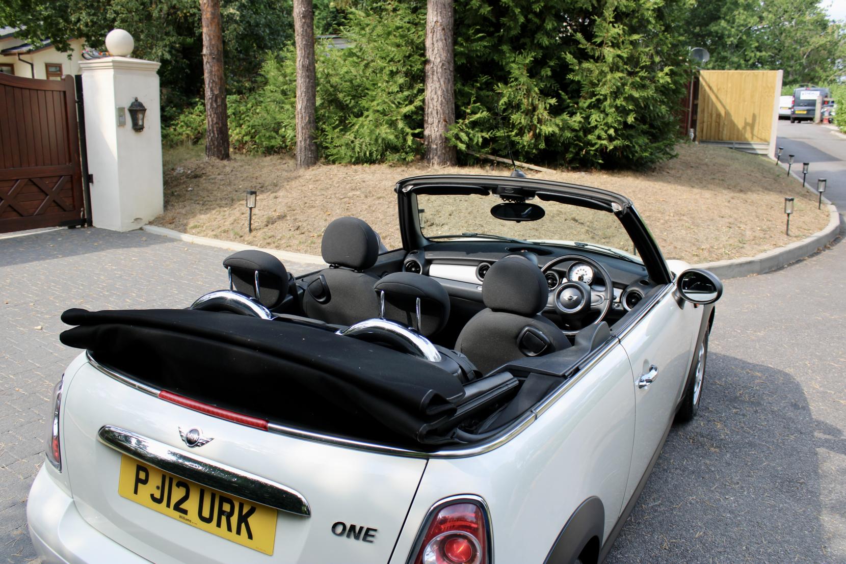 MINI Convertible 1.6 One Convertible 2dr Petrol Manual Euro 5 (98 ps)