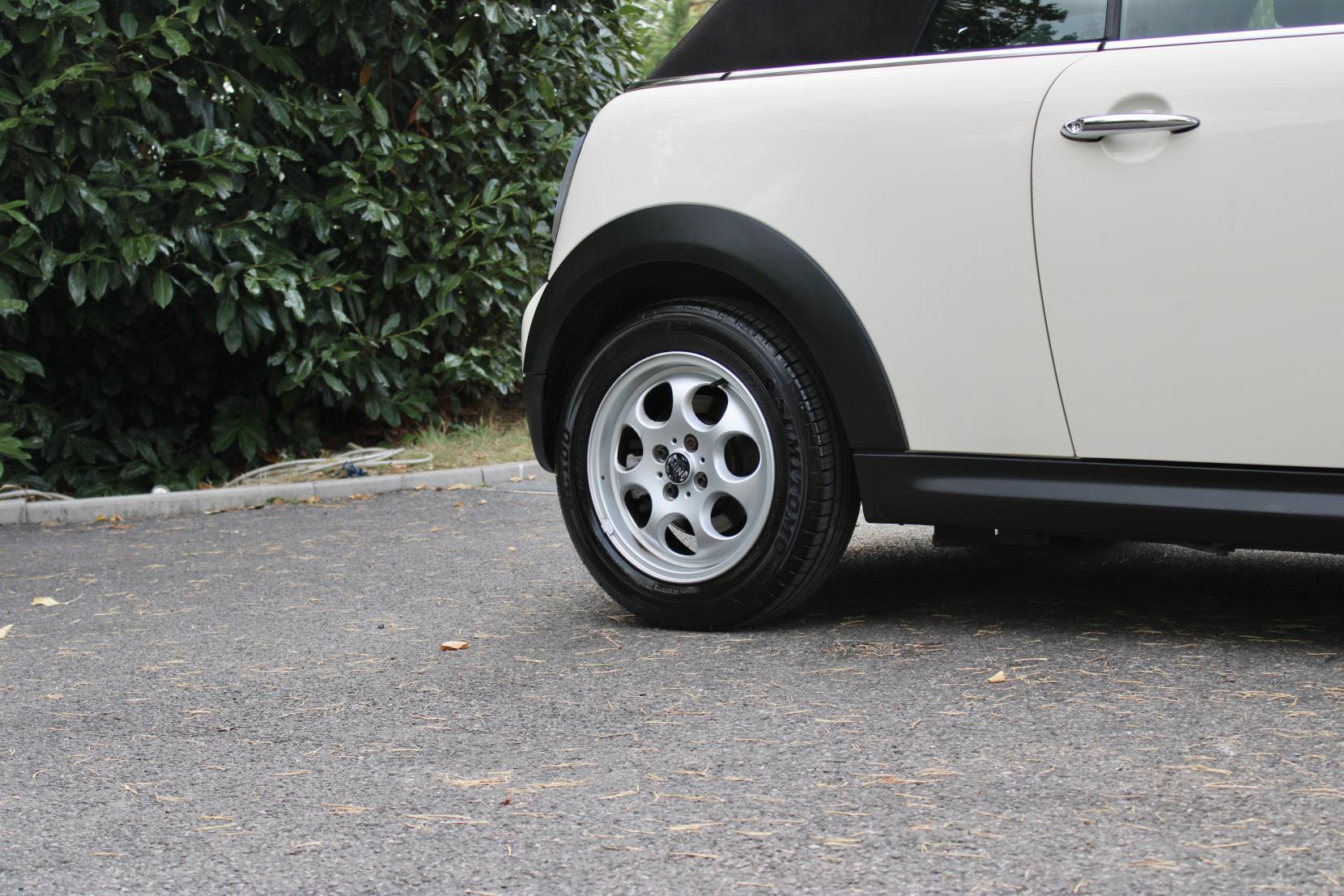 MINI Convertible 1.6 One Convertible 2dr Petrol Manual Euro 5 (98 ps)