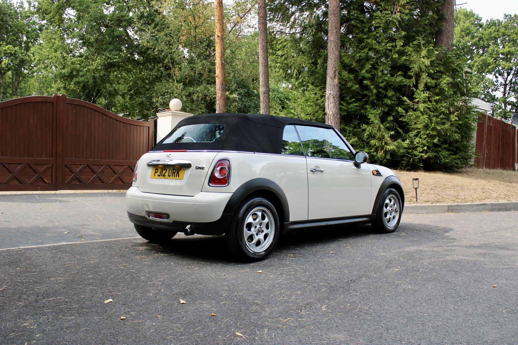 MINI Convertible 1.6 One Convertible 2dr Petrol Manual Euro 5 (98 ps)