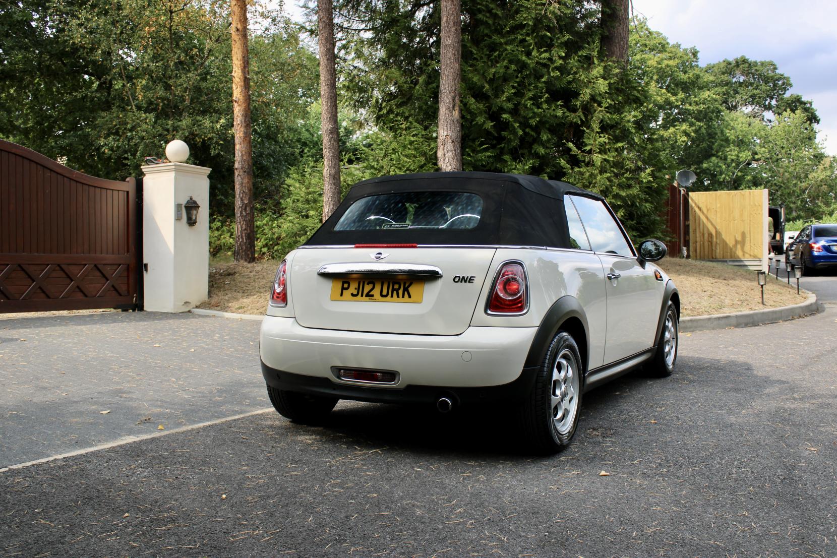 MINI Convertible 1.6 One Convertible 2dr Petrol Manual Euro 5 (98 ps)