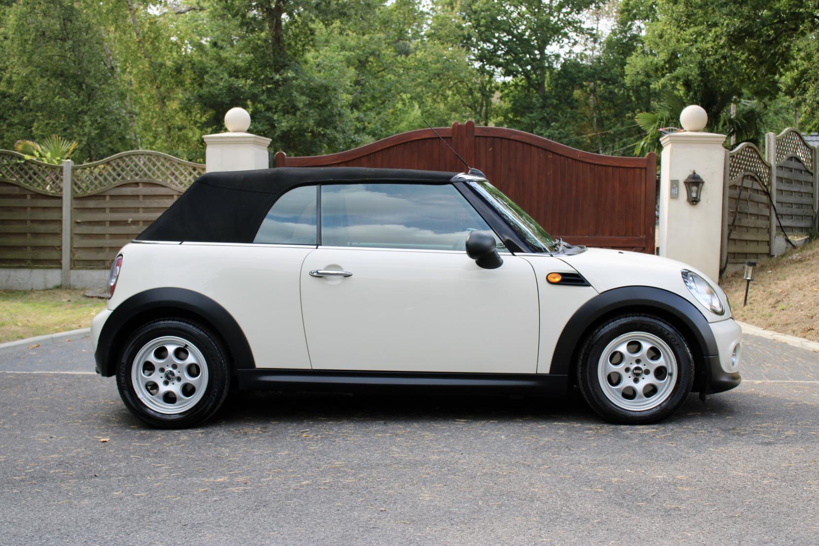 MINI Convertible 1.6 One Convertible 2dr Petrol Manual Euro 5 (98 ps)