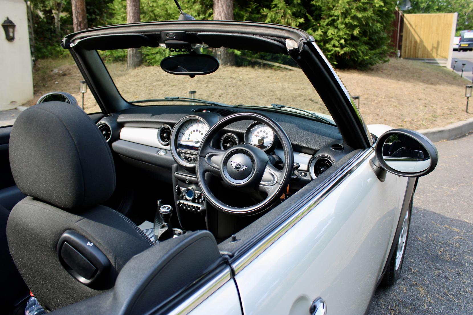 MINI Convertible 1.6 One Convertible 2dr Petrol Manual Euro 5 (98 ps)