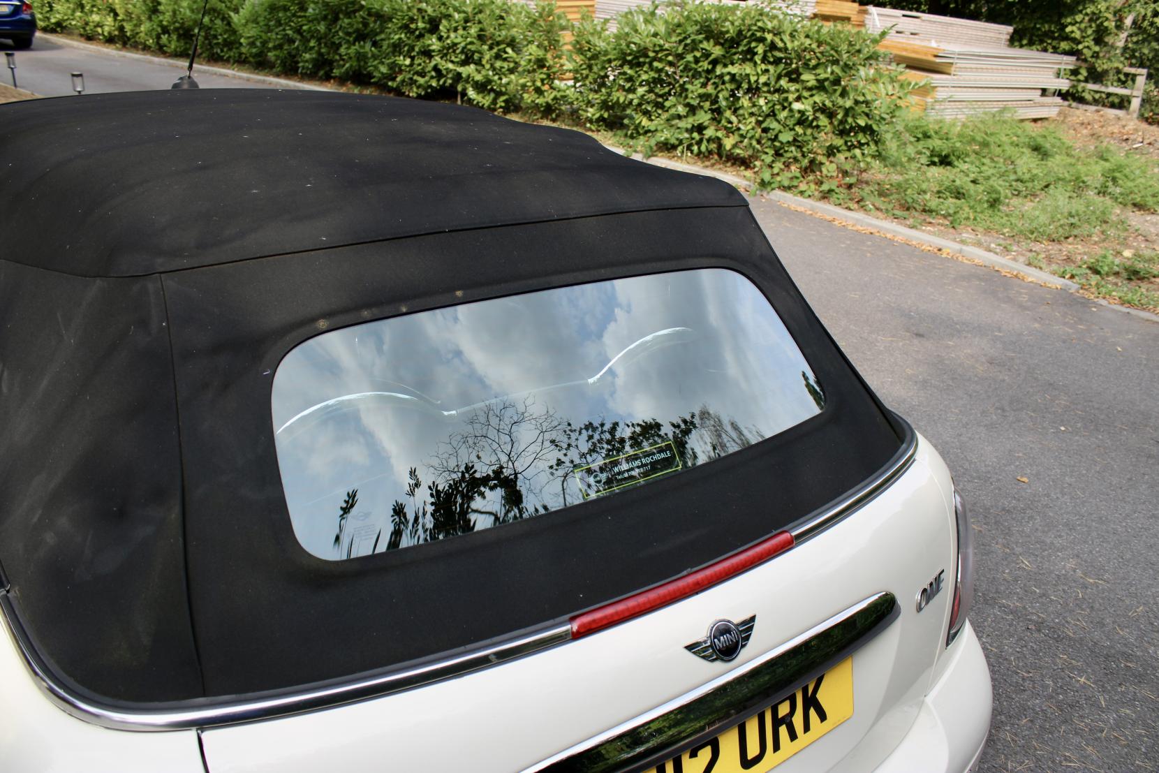 MINI Convertible 1.6 One Convertible 2dr Petrol Manual Euro 5 (98 ps)