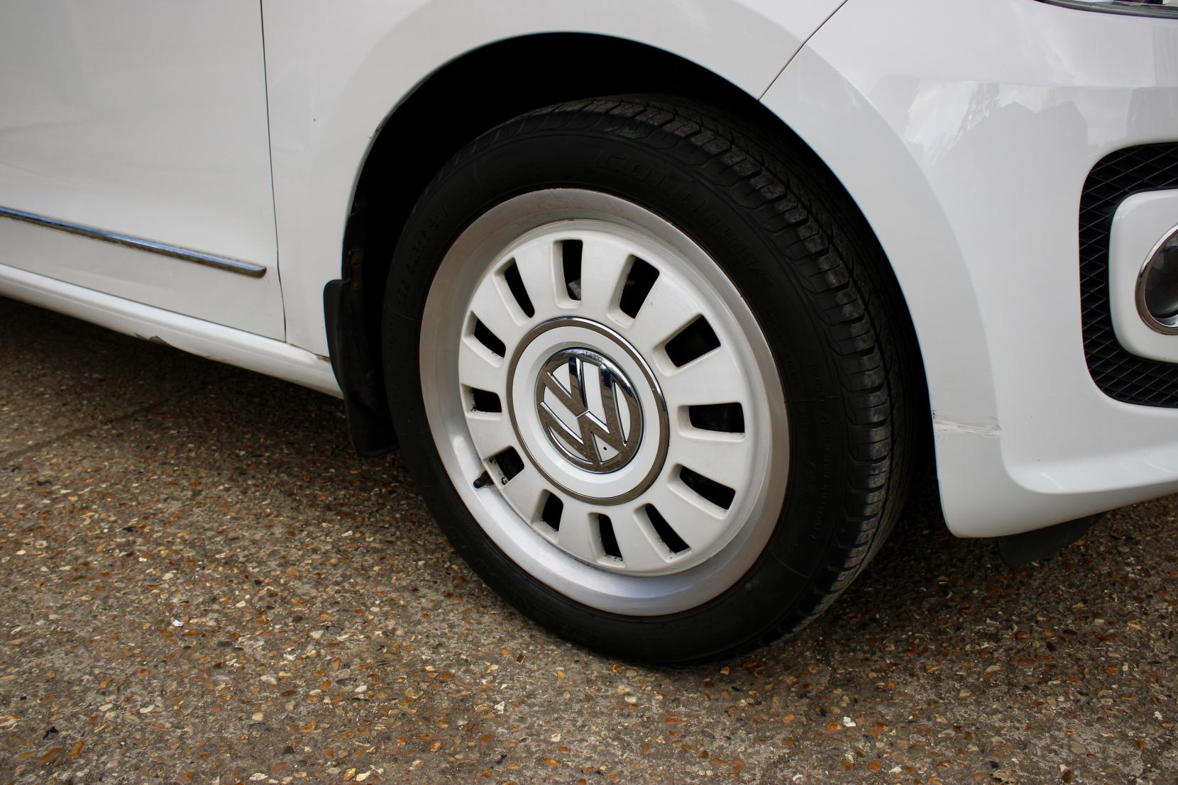Volkswagen up! 1.0 up! White Hatchback 3dr Petrol Manual Euro 5 (75 ps)