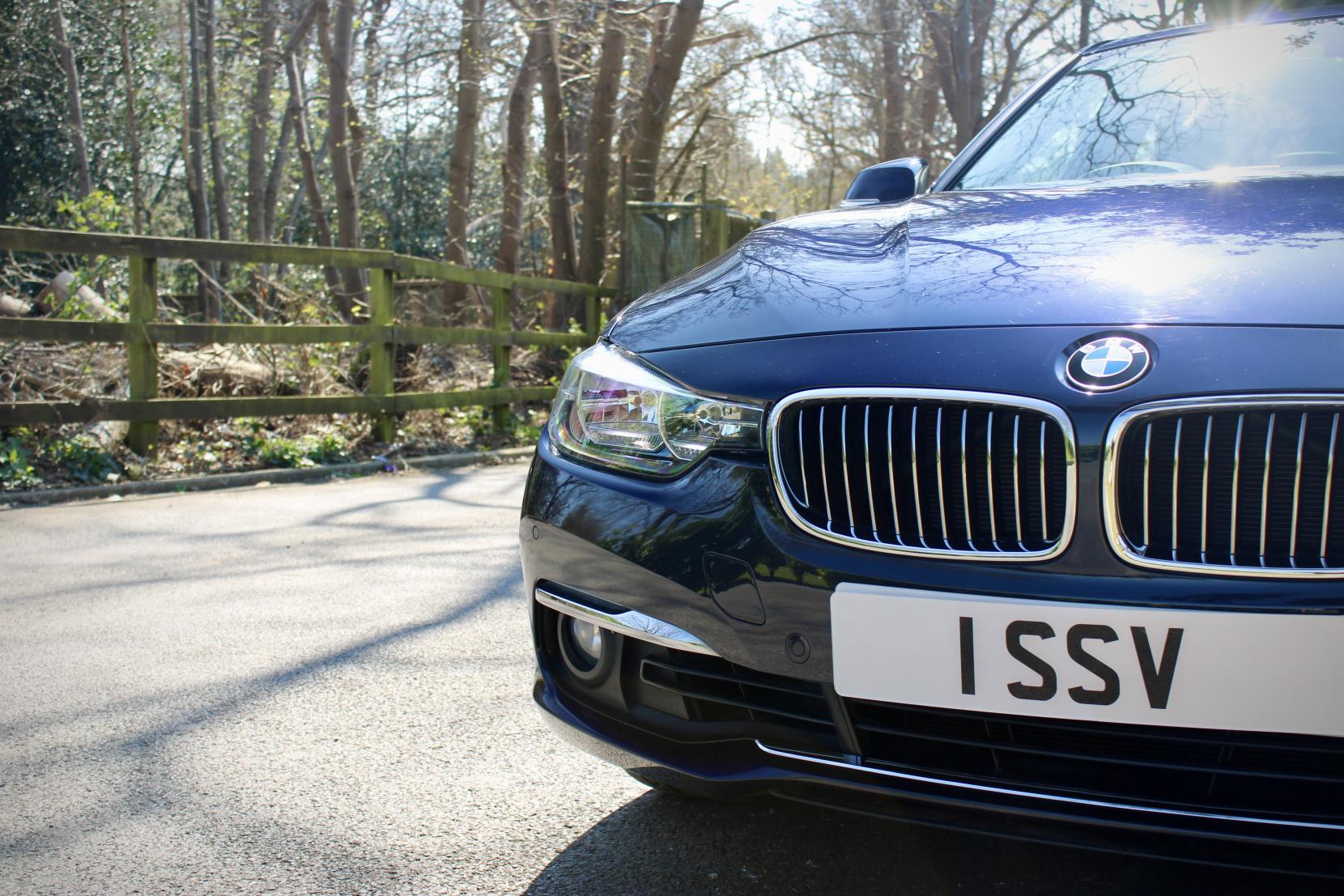 BMW 3 Series 2.0 330i Luxury Saloon 4dr Petrol Auto Euro 6 (s/s) (252 ps)