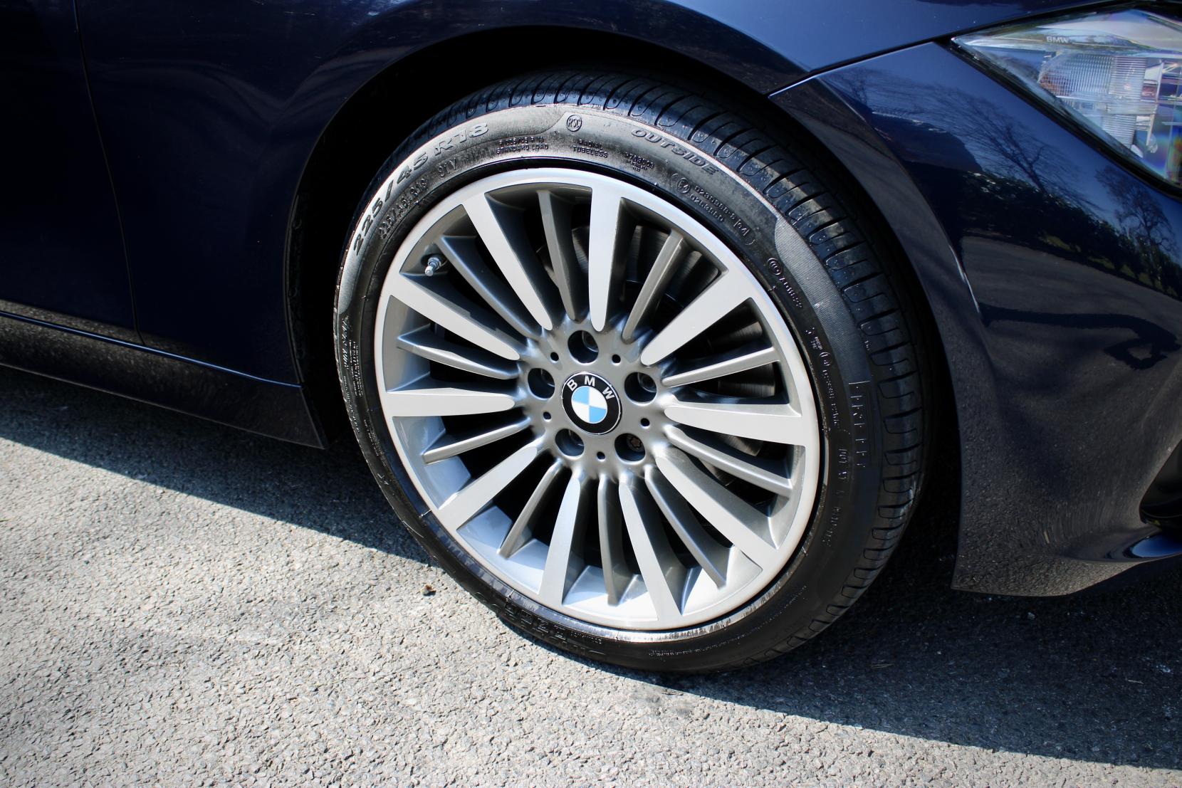 BMW 3 Series 2.0 330i Luxury Saloon 4dr Petrol Auto Euro 6 (s/s) (252 ps)