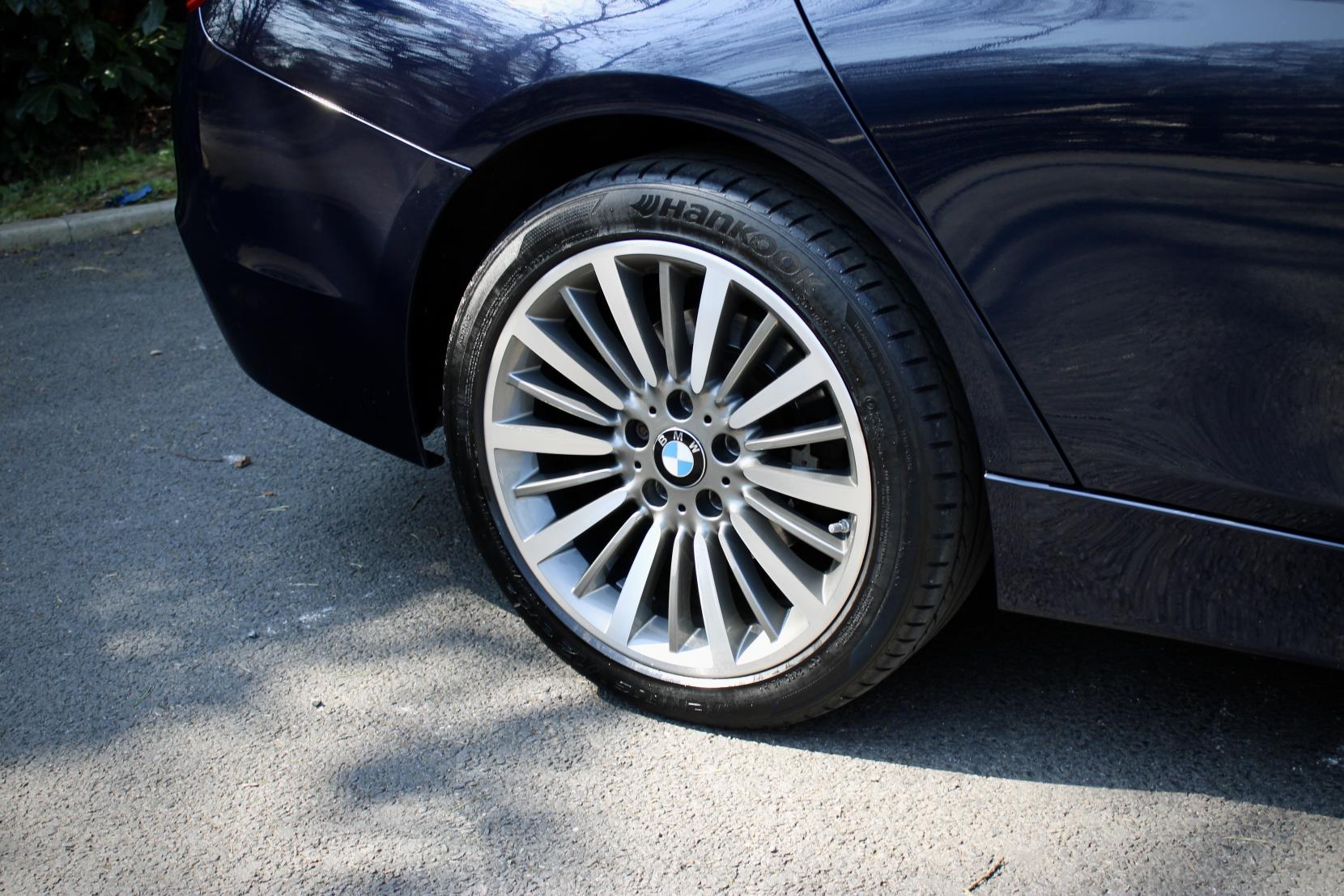 BMW 3 Series 2.0 330i Luxury Saloon 4dr Petrol Auto Euro 6 (s/s) (252 ps)