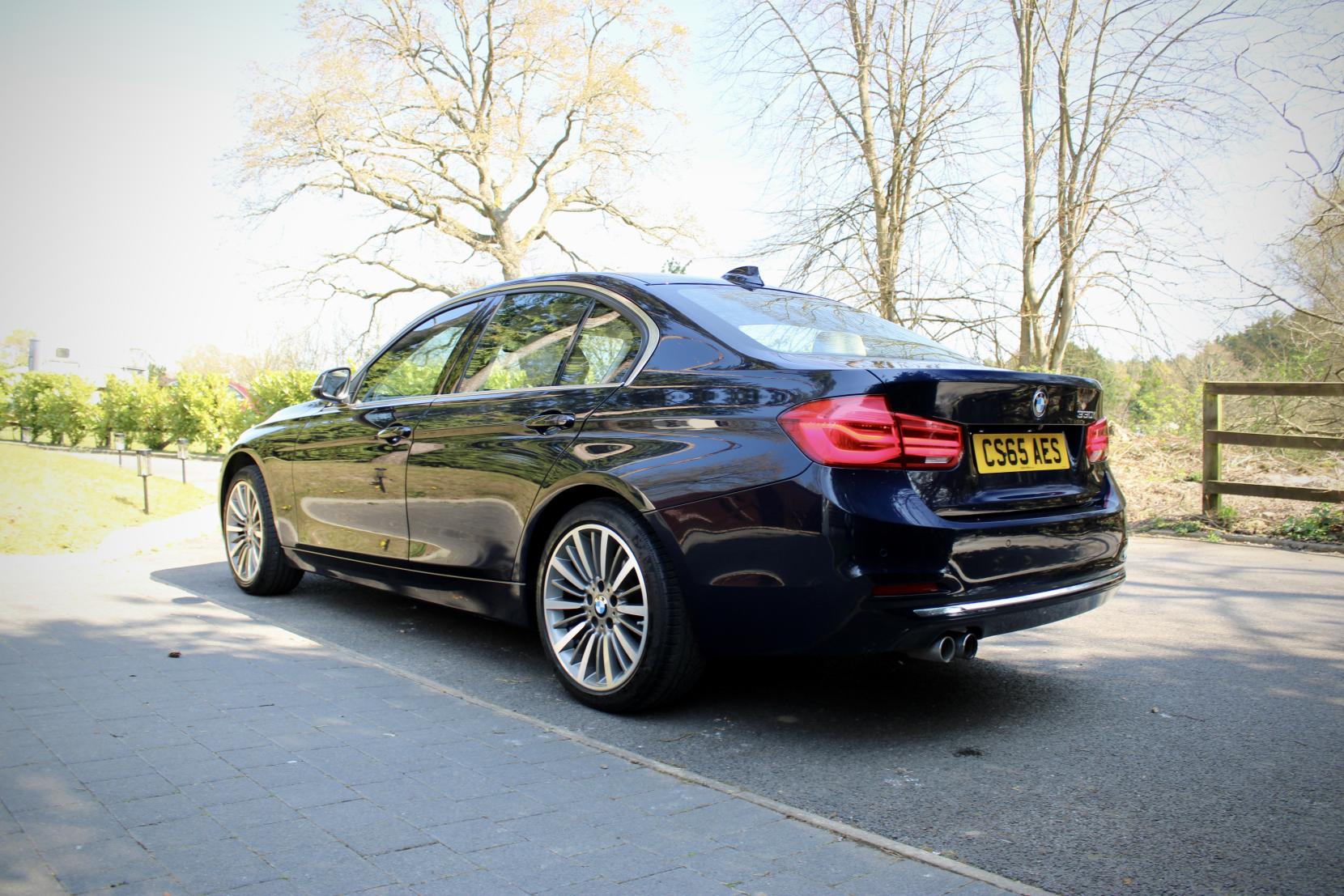 BMW 3 Series 2.0 330i Luxury Saloon 4dr Petrol Auto Euro 6 (s/s) (252 ps)