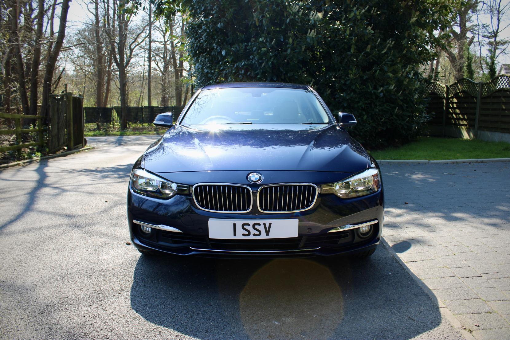 BMW 3 Series 2.0 330i Luxury Saloon 4dr Petrol Auto Euro 6 (s/s) (252 ps)