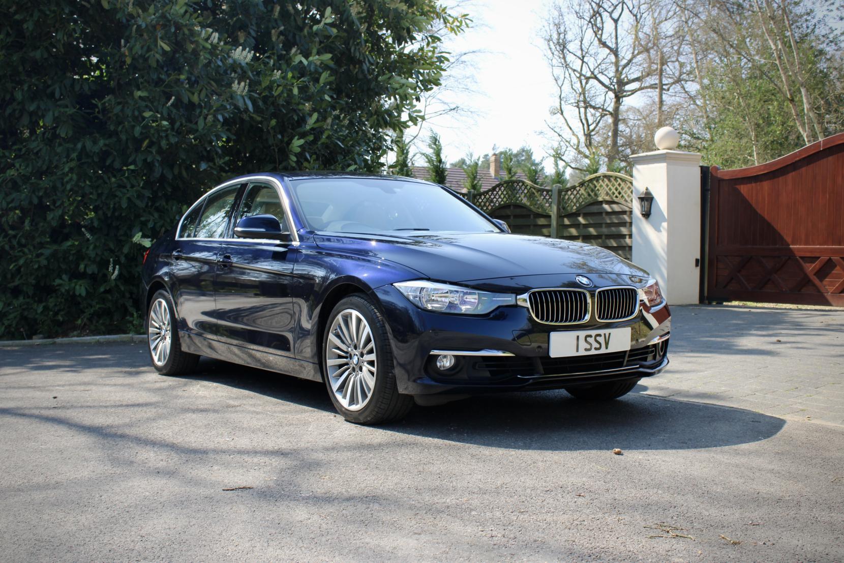 BMW 3 Series 2.0 330i Luxury Saloon 4dr Petrol Auto Euro 6 (s/s) (252 ps)