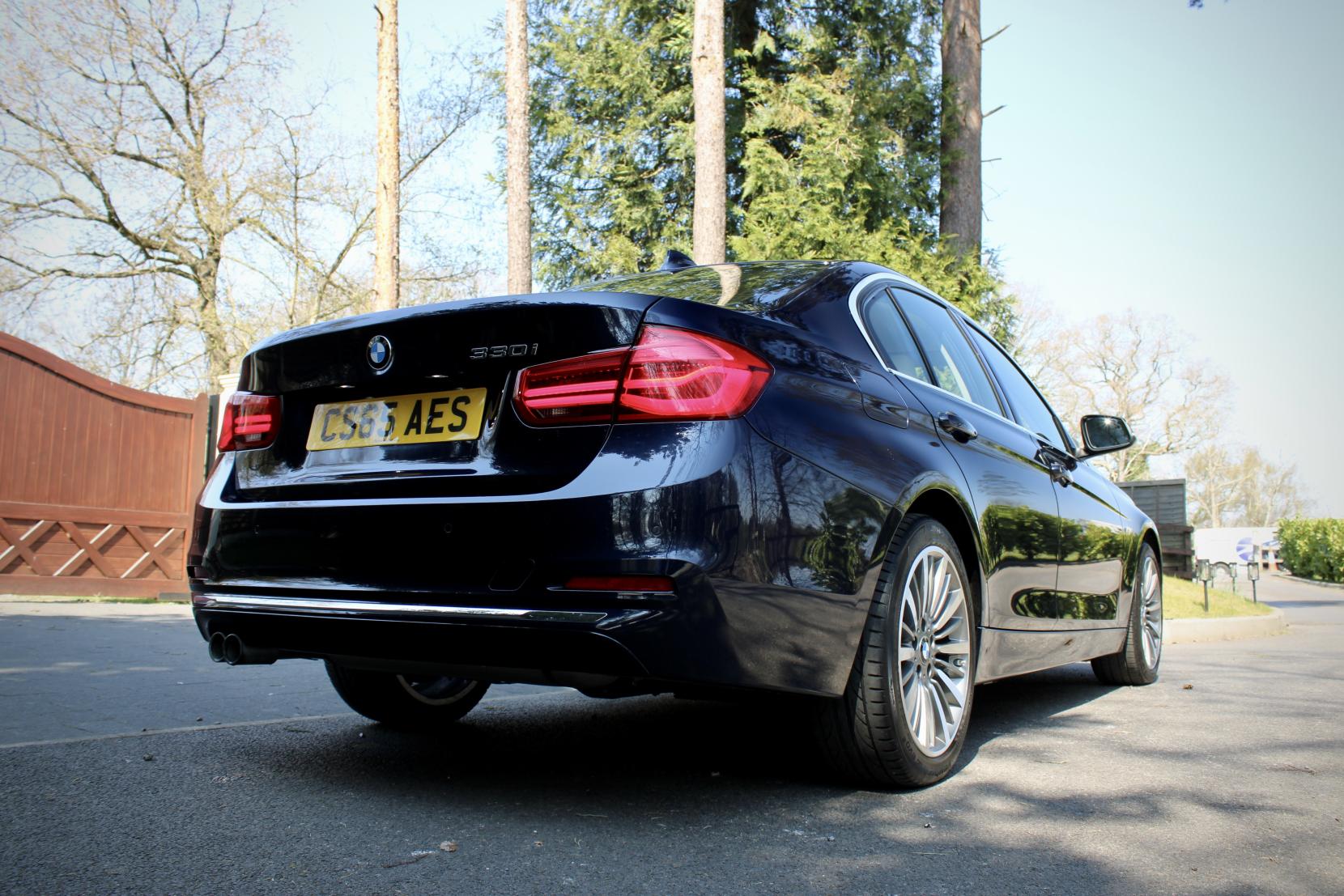 BMW 3 Series 2.0 330i Luxury Saloon 4dr Petrol Auto Euro 6 (s/s) (252 ps)