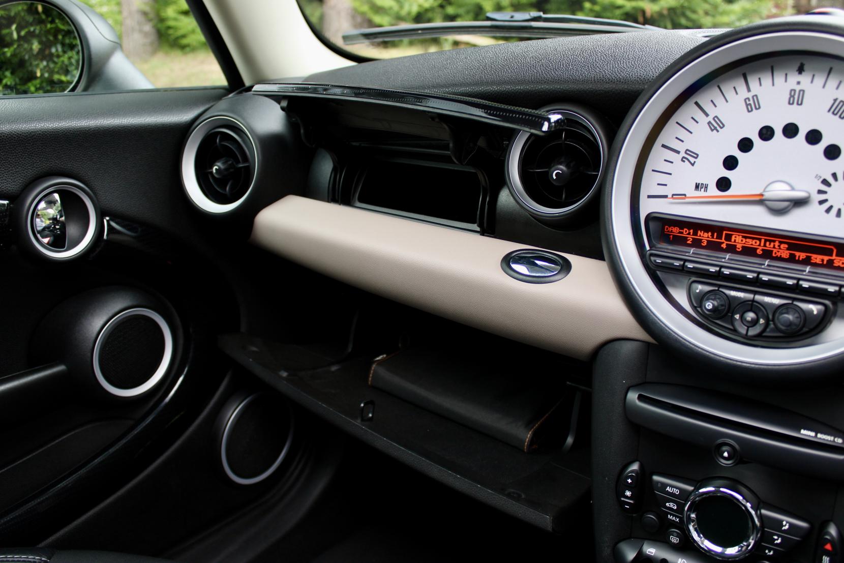 MINI Hatch 1.6 Cooper Baker Street Hatchback 3dr Petrol Manual Euro 6 (s/s) (122 ps)