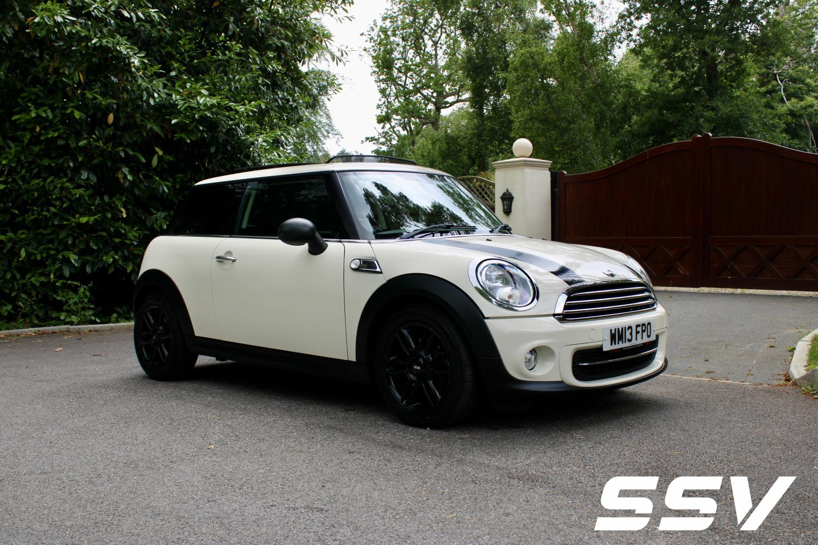MINI Hatch 1.6 Cooper Baker Street Hatchback 3dr Petrol Manual Euro 6 (s/s) (122 ps)