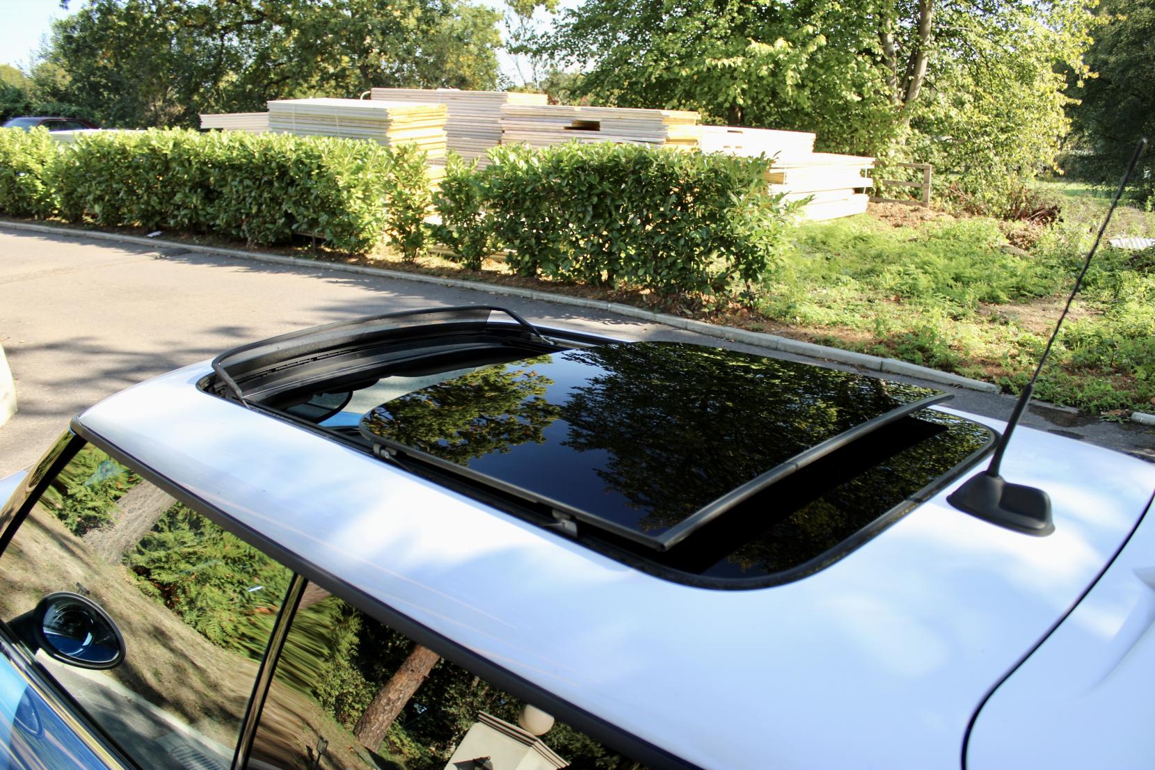 MINI Hatch 1.6 Cooper S Hatchback 3dr Petrol Manual Euro 5 (184 ps)