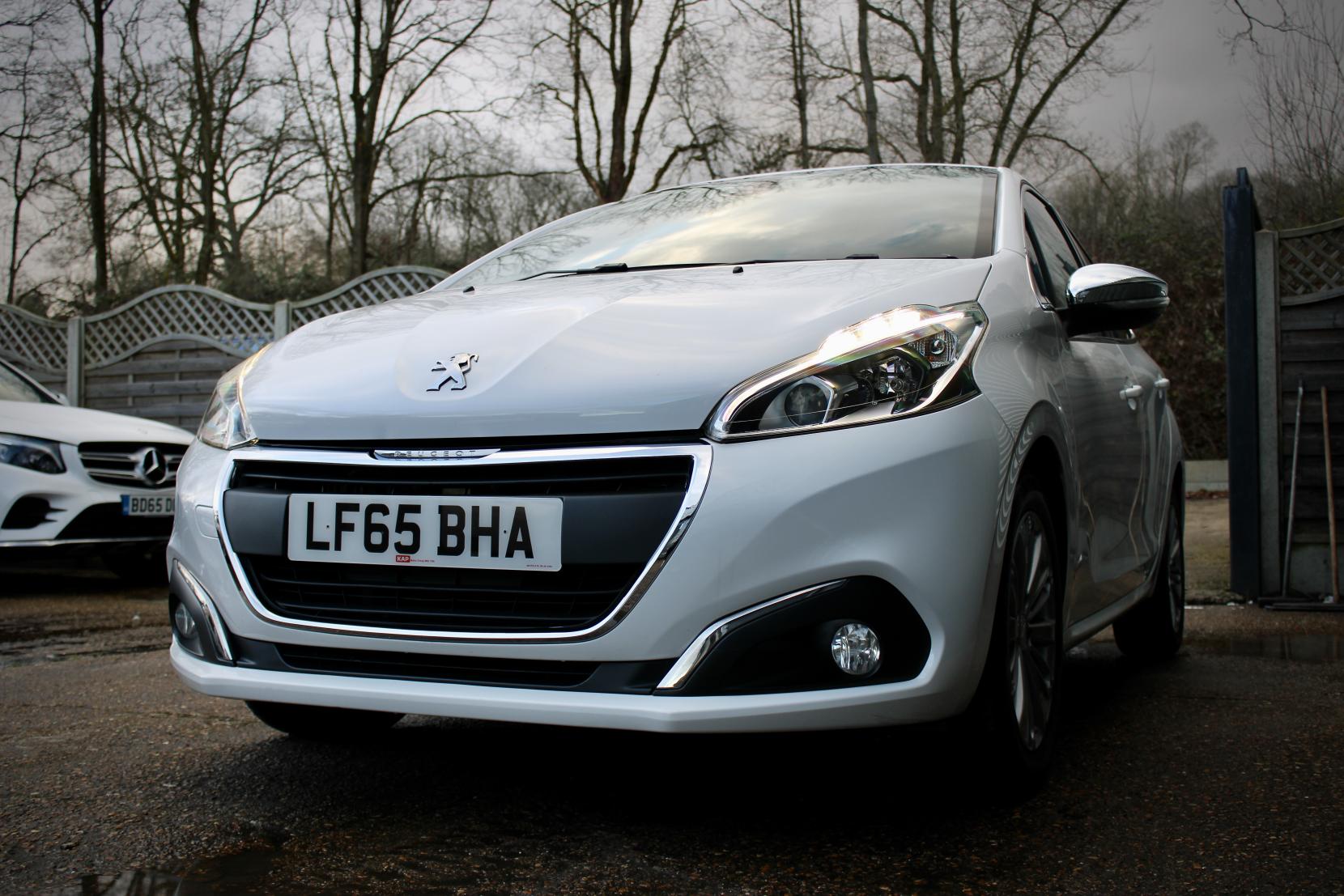 Peugeot 208 1.2 PureTech Allure Hatchback 5dr Petrol Manual Euro 6 (s/s) (110 ps)