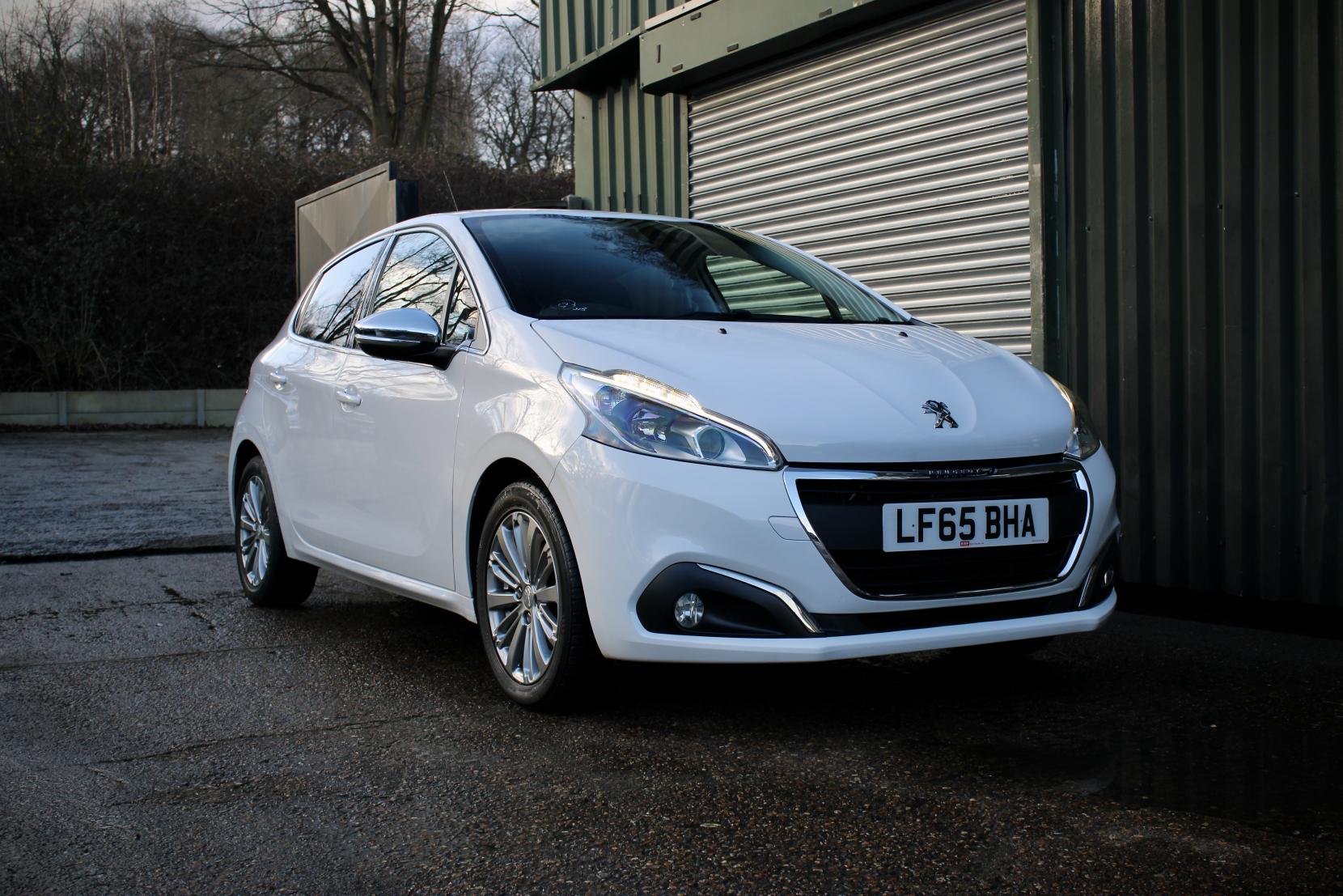 Peugeot 208 1.2 PureTech Allure Hatchback 5dr Petrol Manual Euro 6 (s/s) (110 ps)