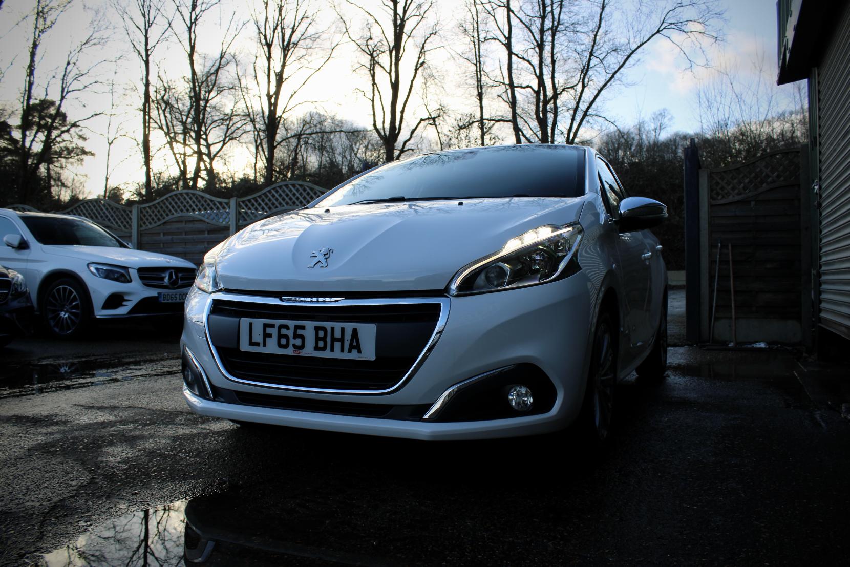 Peugeot 208 1.2 PureTech Allure Hatchback 5dr Petrol Manual Euro 6 (s/s) (110 ps)