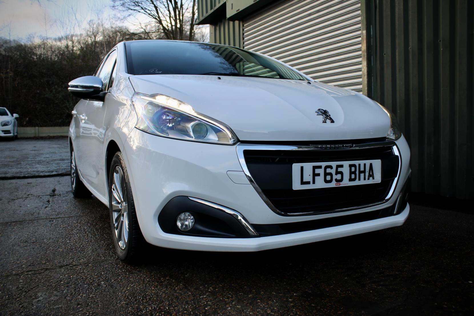 Peugeot 208 1.2 PureTech Allure Hatchback 5dr Petrol Manual Euro 6 (s/s) (110 ps)