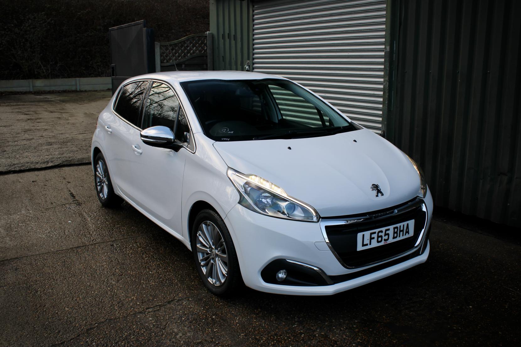 Peugeot 208 1.2 PureTech Allure Hatchback 5dr Petrol Manual Euro 6 (s/s) (110 ps)