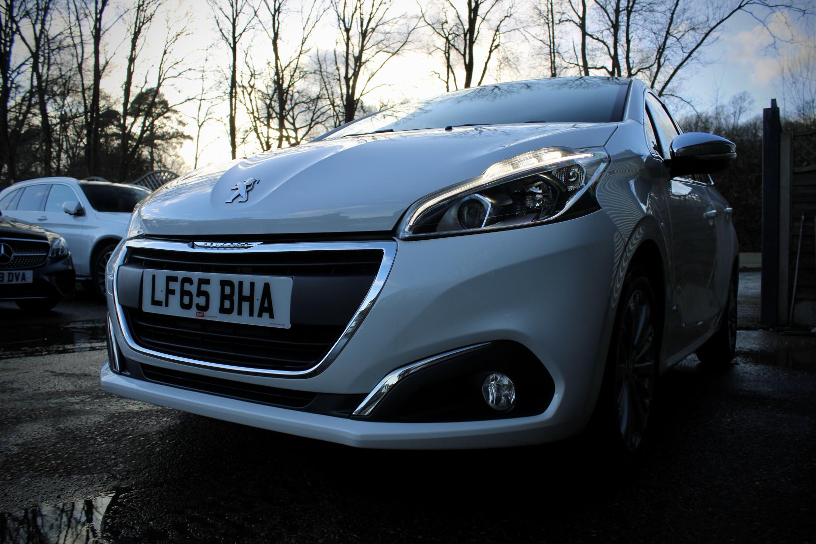 Peugeot 208 1.2 PureTech Allure Hatchback 5dr Petrol Manual Euro 6 (s/s) (110 ps)