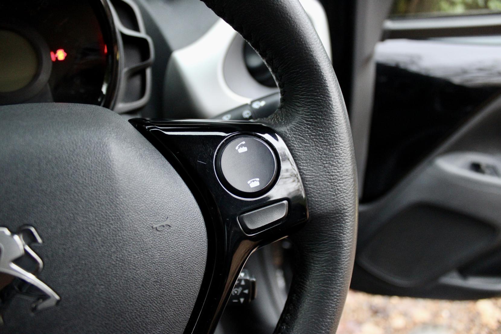 Peugeot 108 1.2 VTi PureTech Allure Hatchback 5dr Petrol Manual Euro 5 (82 ps)