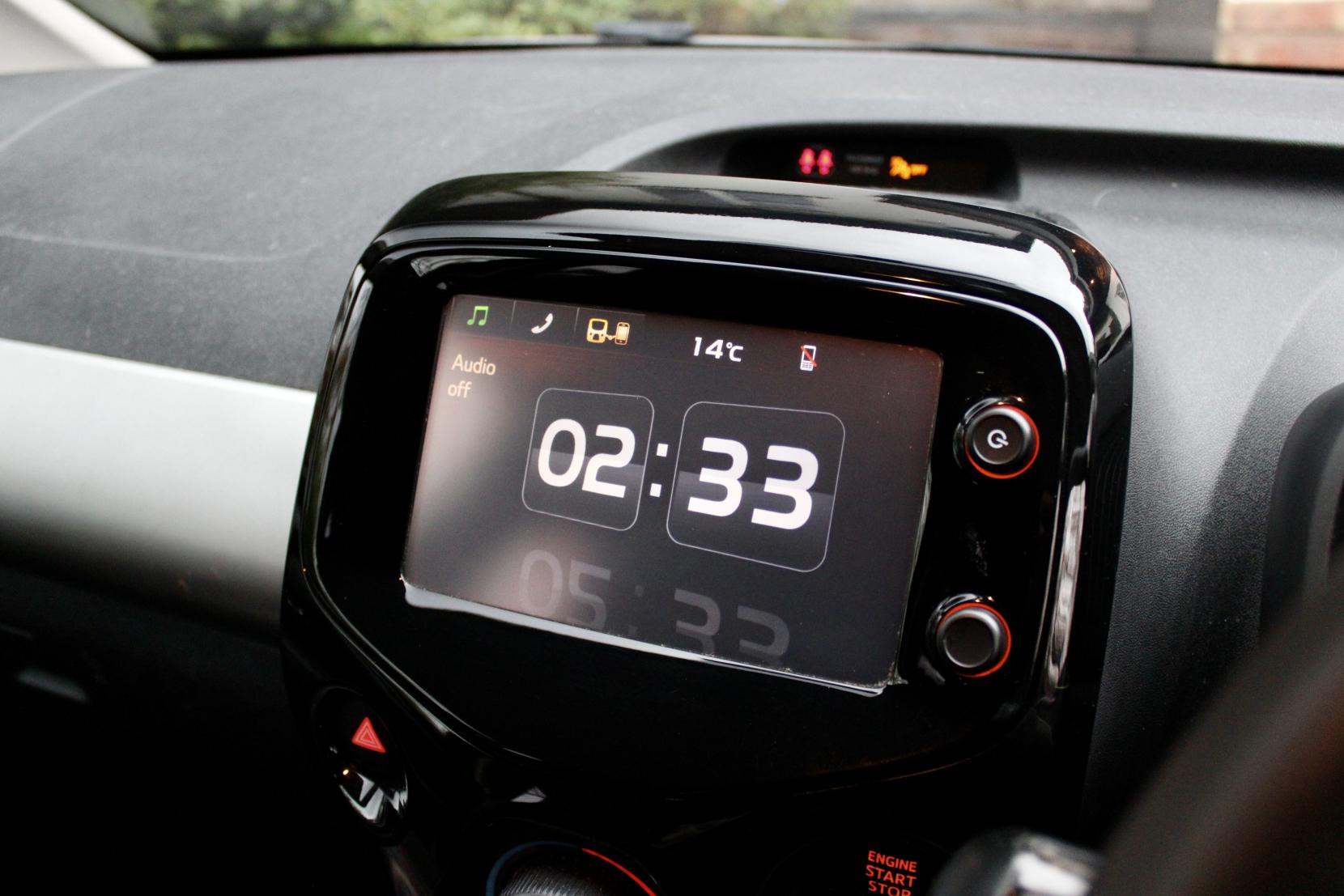 Peugeot 108 1.2 VTi PureTech Allure Hatchback 5dr Petrol Manual Euro 5 (82 ps)