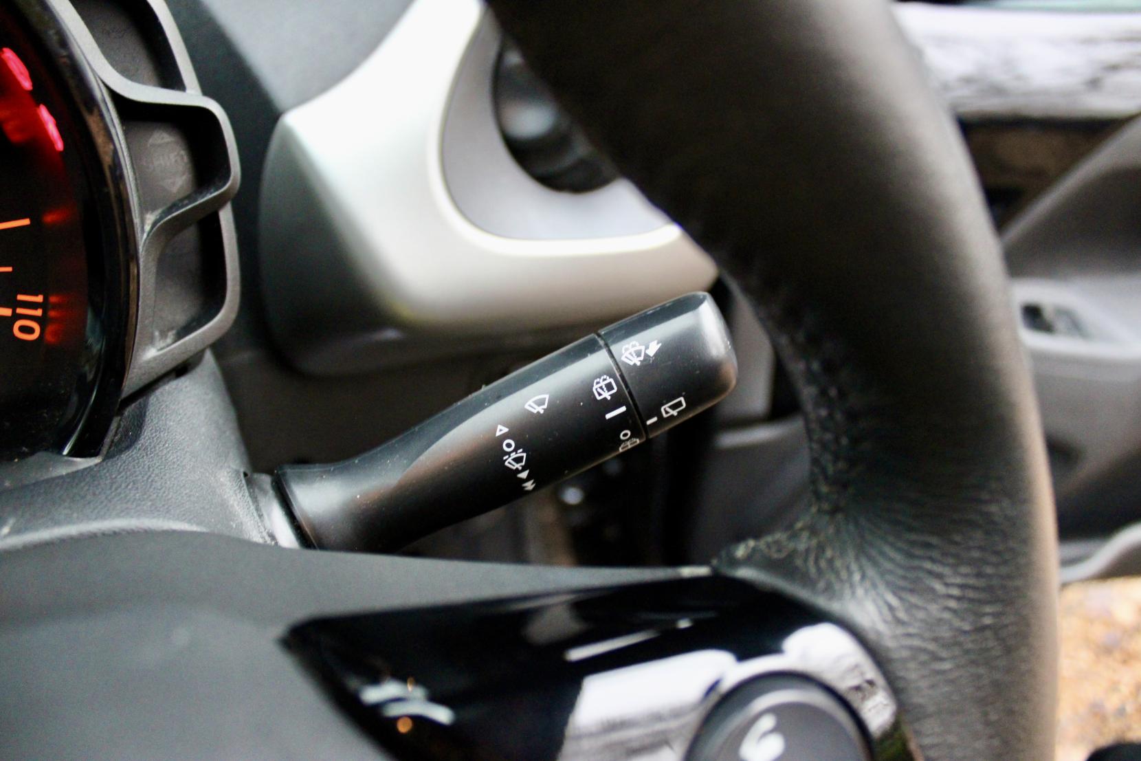 Peugeot 108 1.2 VTi PureTech Allure Hatchback 5dr Petrol Manual Euro 5 (82 ps)