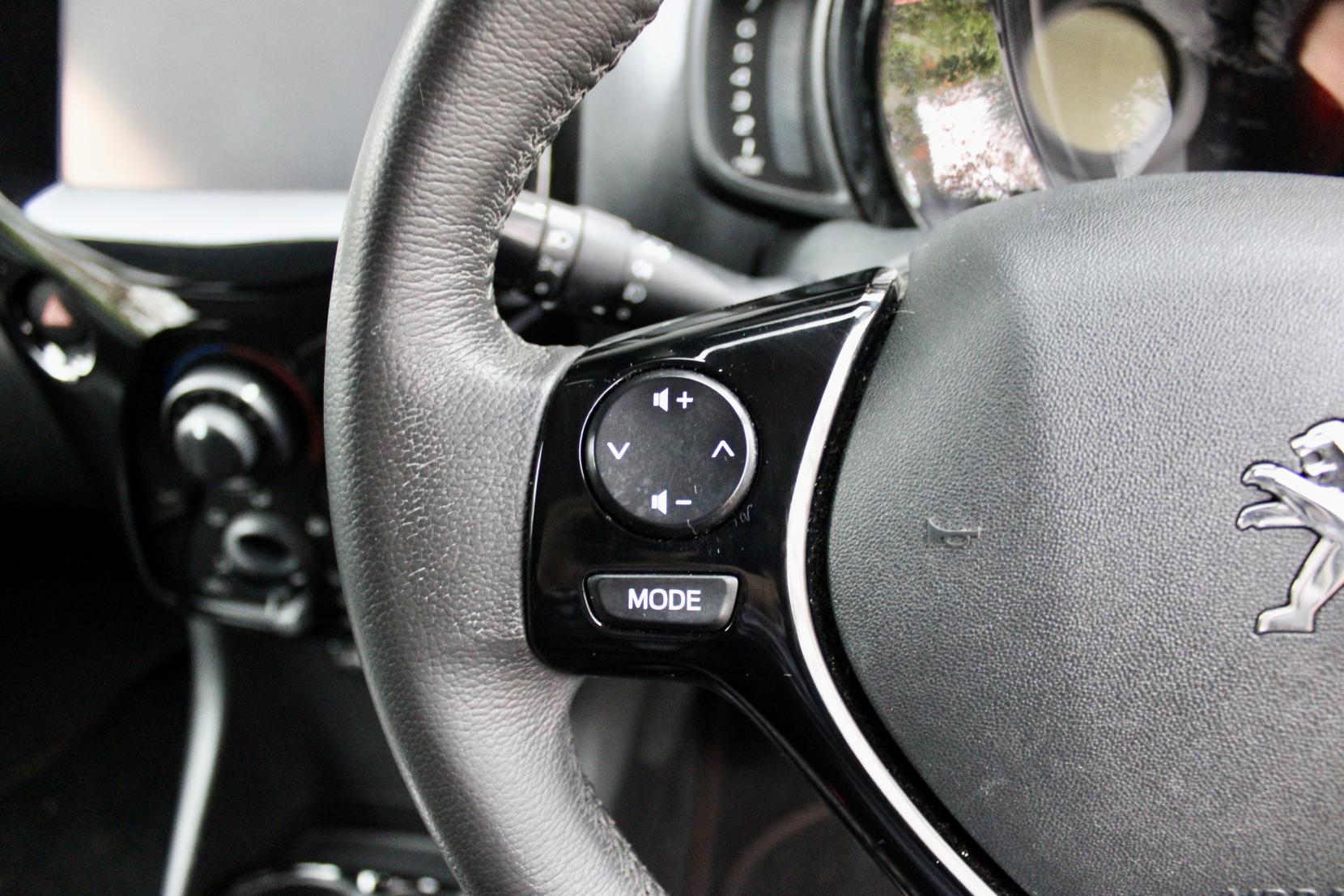 Peugeot 108 1.2 VTi PureTech Allure Hatchback 5dr Petrol Manual Euro 5 (82 ps)