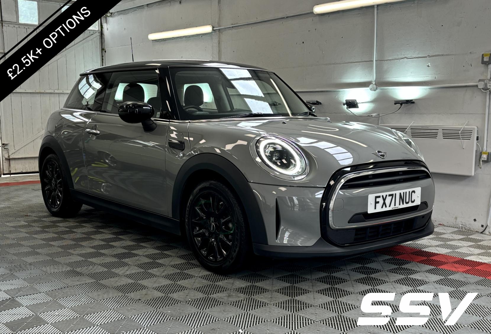 MINI Hatch 1.5 Cooper Classic Hatchback 3dr Petrol Steptronic Euro 6 (s/s) (136 ps)