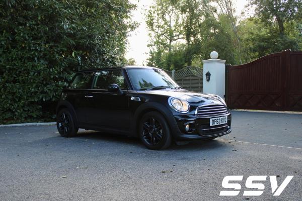 MINI Hatch 1.6 Cooper Baker Street Hatchback 3dr Petrol Manual Euro 6 (s/s) (122 ps)