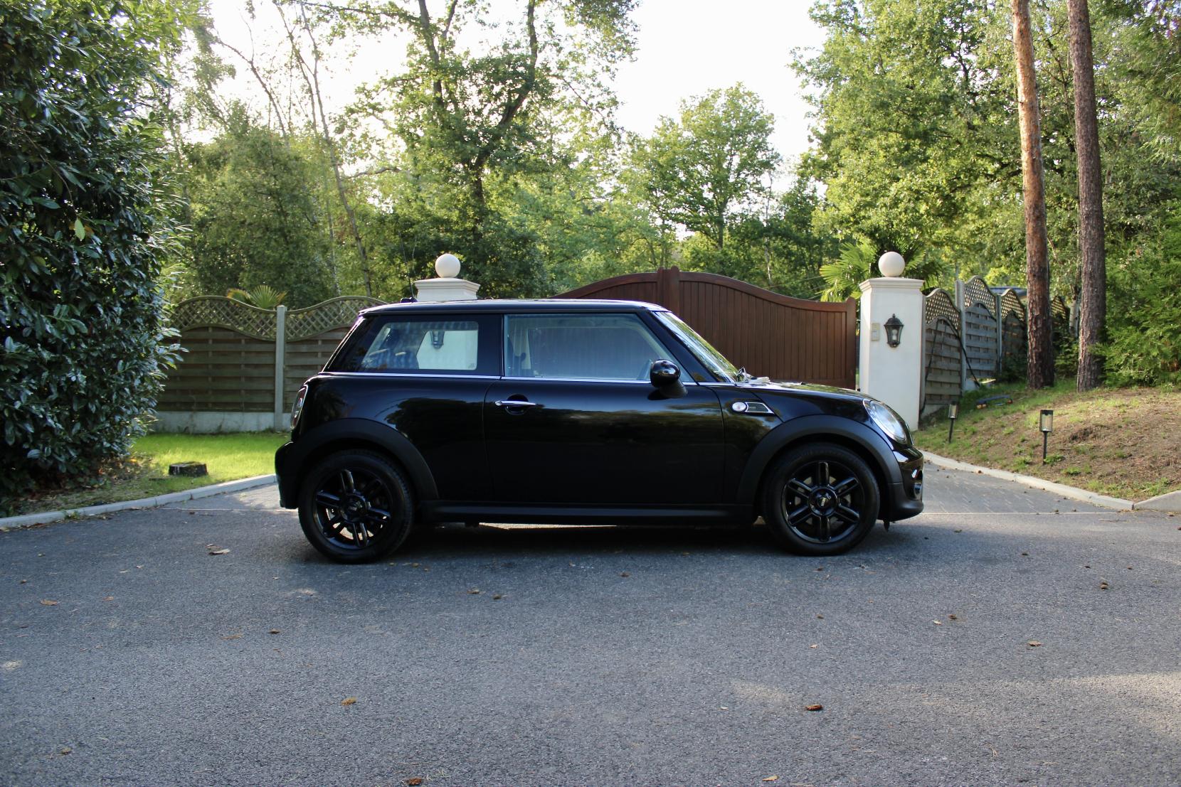MINI Hatch 1.6 Cooper Baker Street Hatchback 3dr Petrol Manual Euro 6 (s/s) (122 ps)