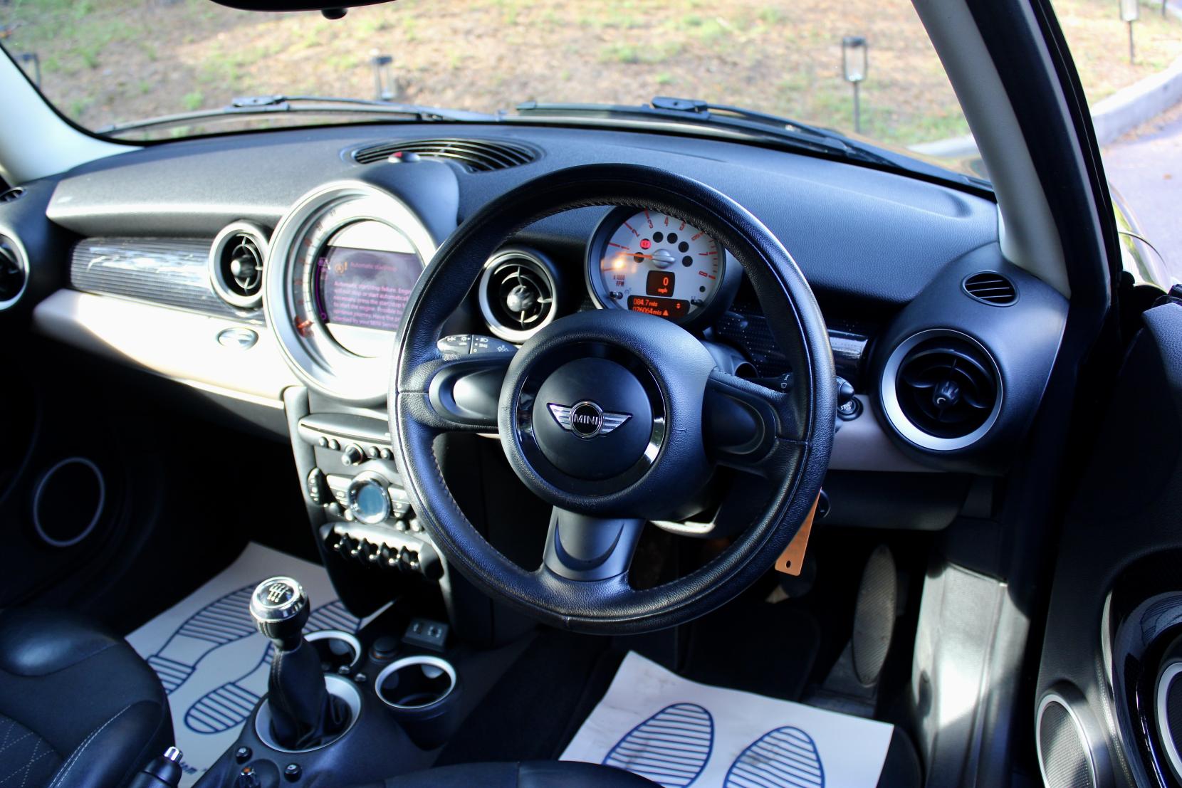 MINI Hatch 1.6 Cooper Baker Street Hatchback 3dr Petrol Manual Euro 6 (s/s) (122 ps)
