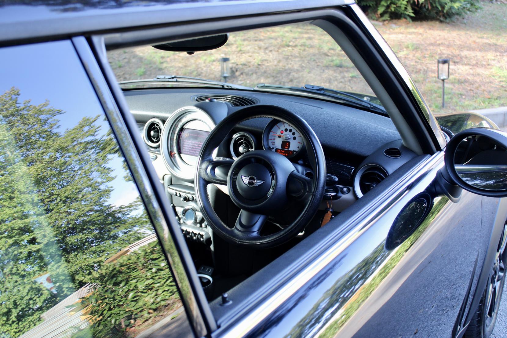 MINI Hatch 1.6 Cooper Baker Street Hatchback 3dr Petrol Manual Euro 6 (s/s) (122 ps)