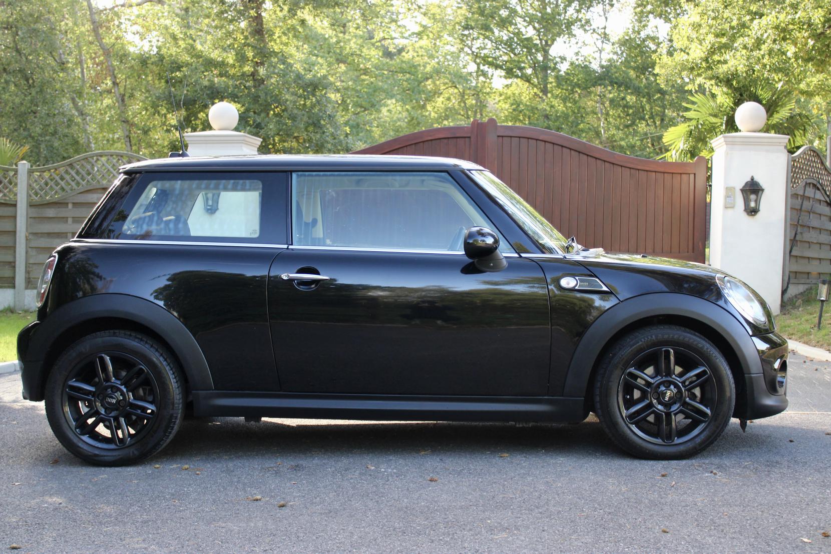 MINI Hatch 1.6 Cooper Baker Street Hatchback 3dr Petrol Manual Euro 6 (s/s) (122 ps)