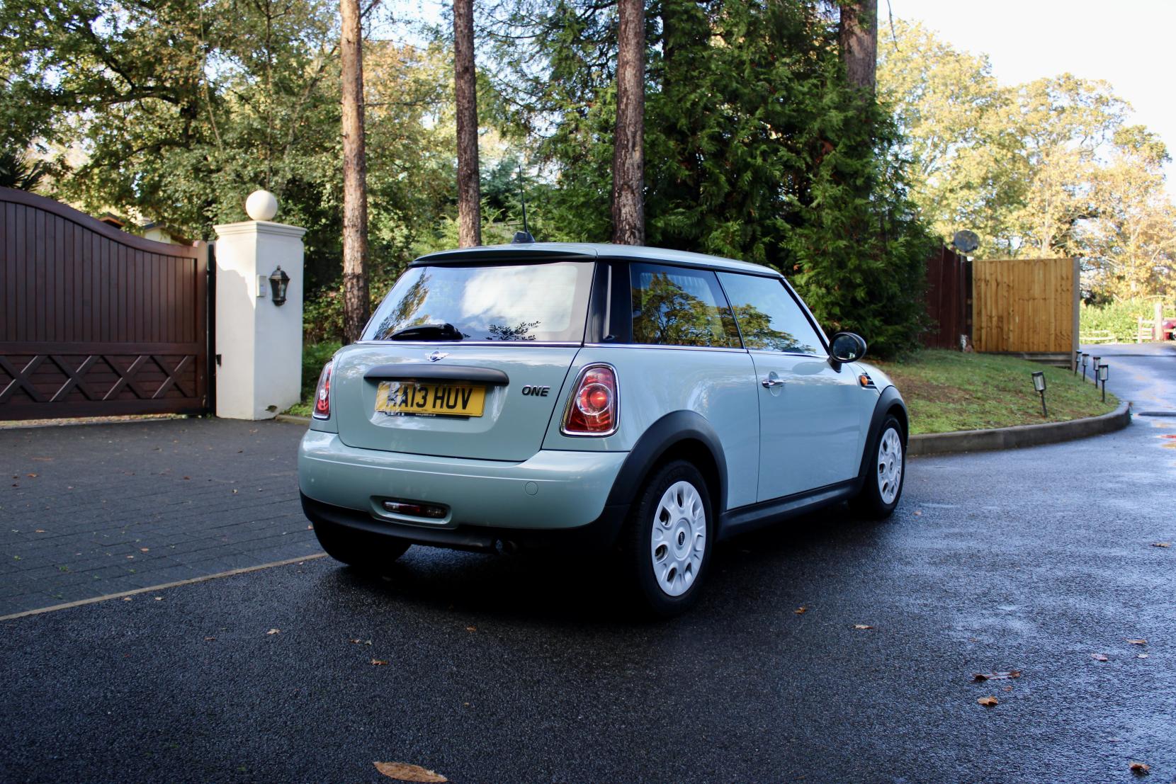 MINI Hatch 1.6 One Hatchback 3dr Petrol Manual Euro 5 (98 ps)