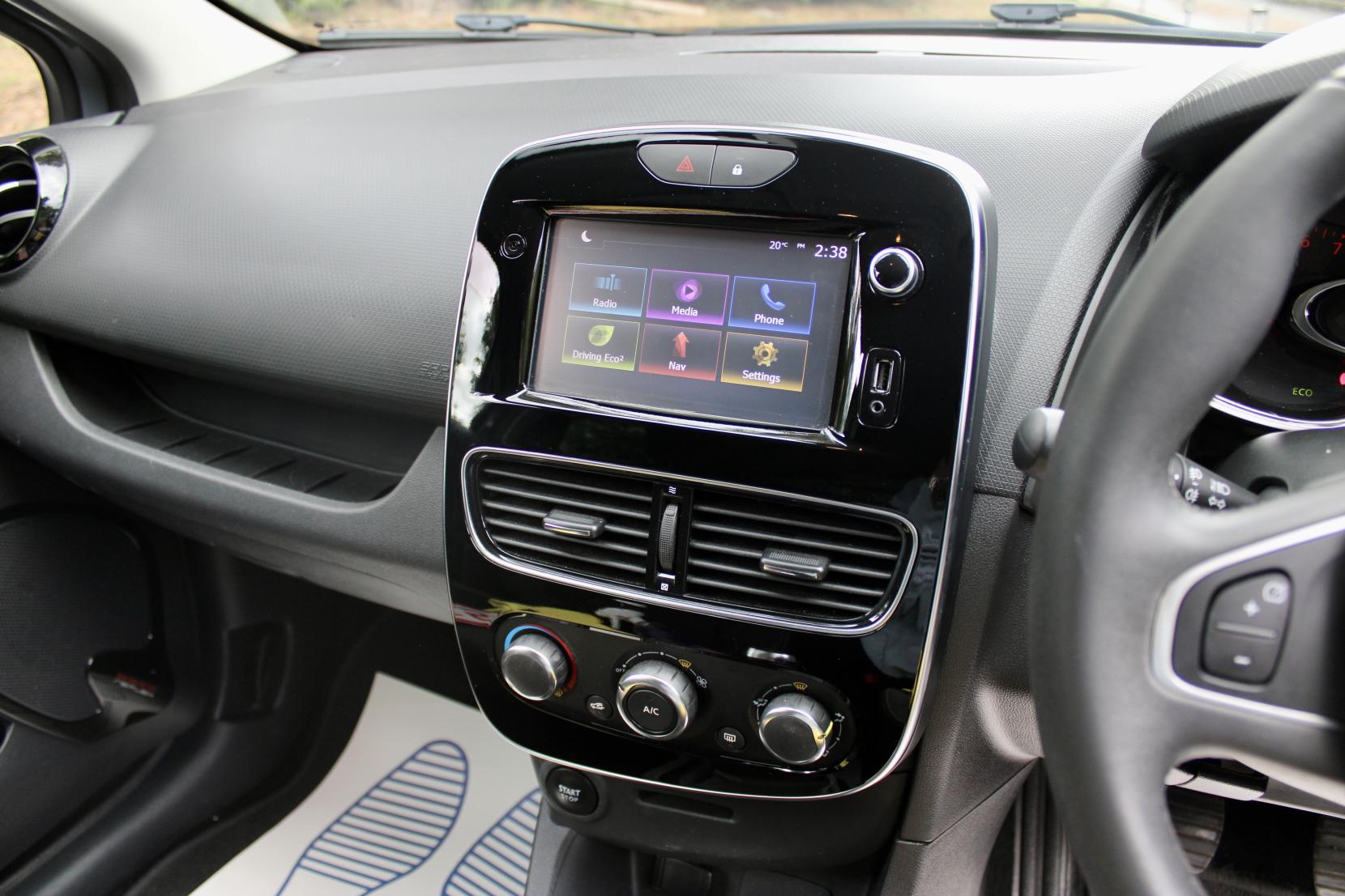 Renault Clio 0.9 TCe Urban Nav Hatchback 5dr Petrol Manual Euro 6 (s/s) (90 ps)