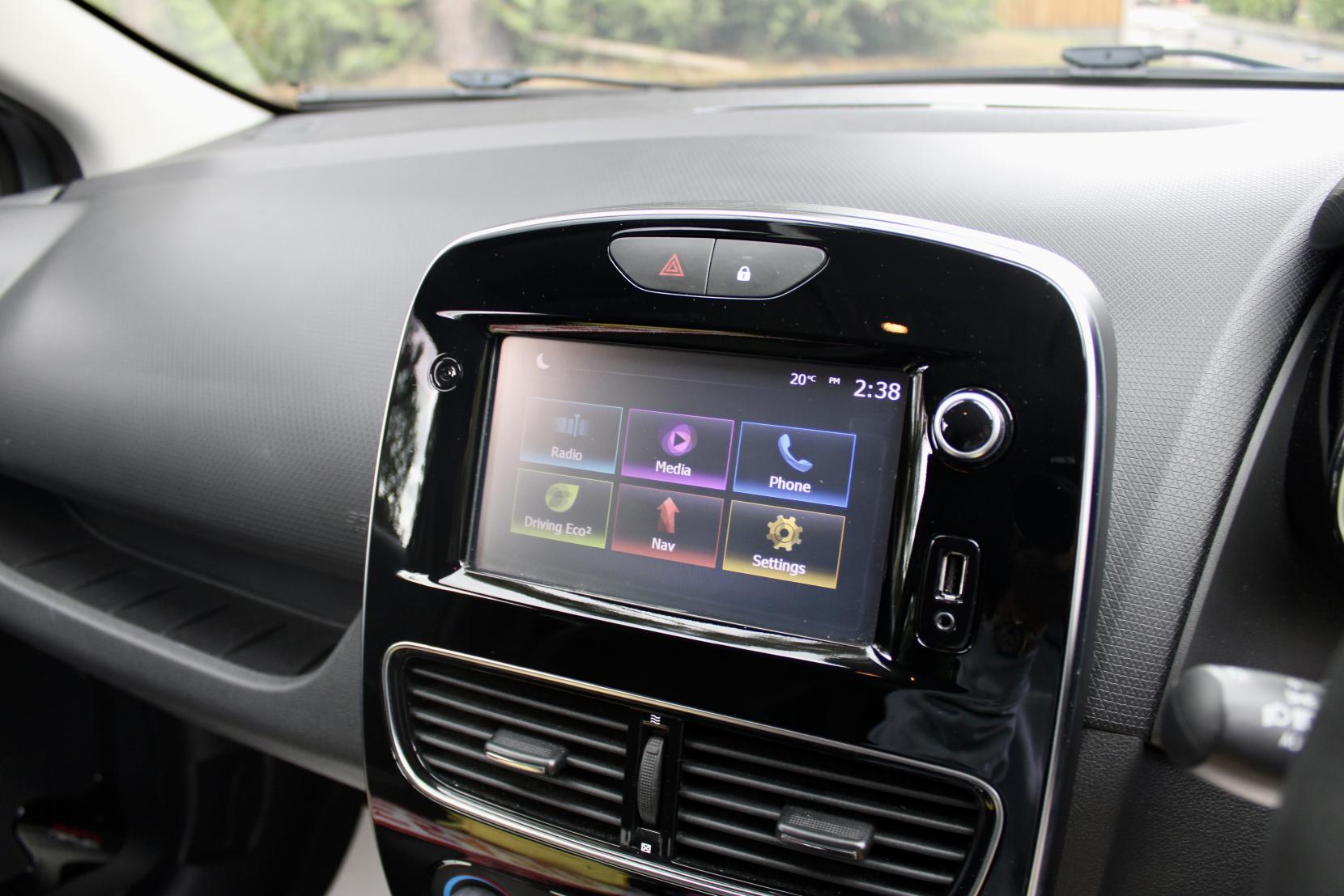 Renault Clio 0.9 TCe Urban Nav Hatchback 5dr Petrol Manual Euro 6 (s/s) (90 ps)