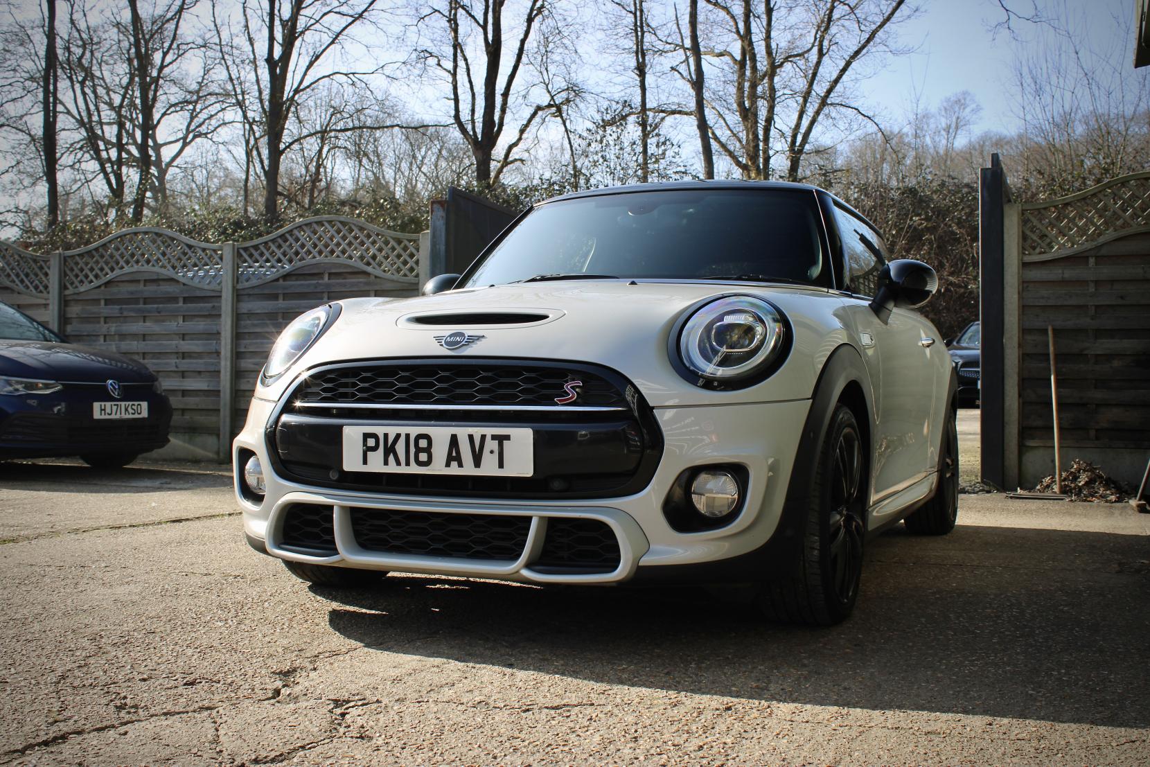 MINI Hatch 2.0 Cooper S Hatchback 3dr Petrol Steptronic Euro 6 (s/s) (192 ps)