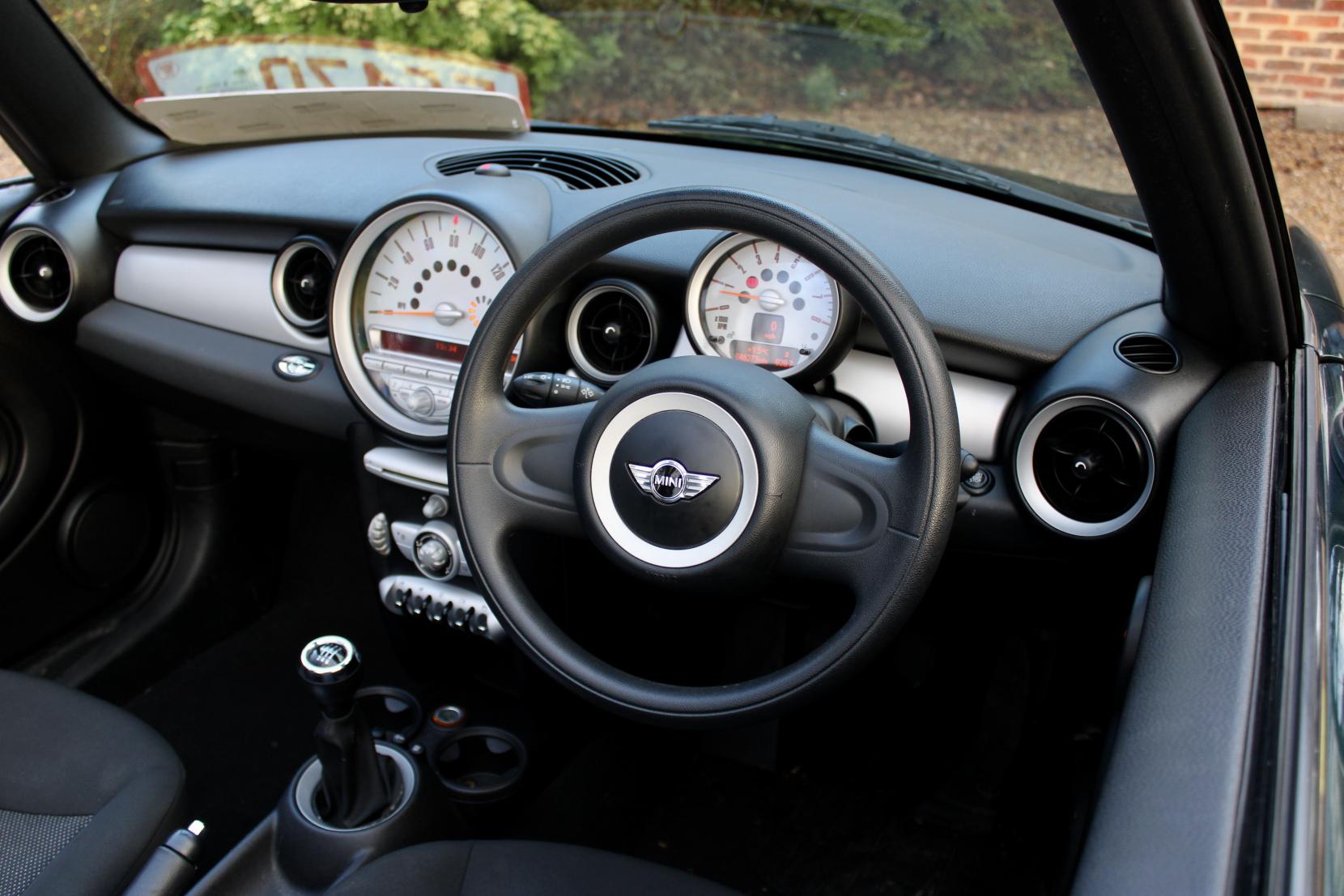 MINI Convertible 1.6 Cooper Convertible 2dr Petrol Manual Euro 4 (115 ps)