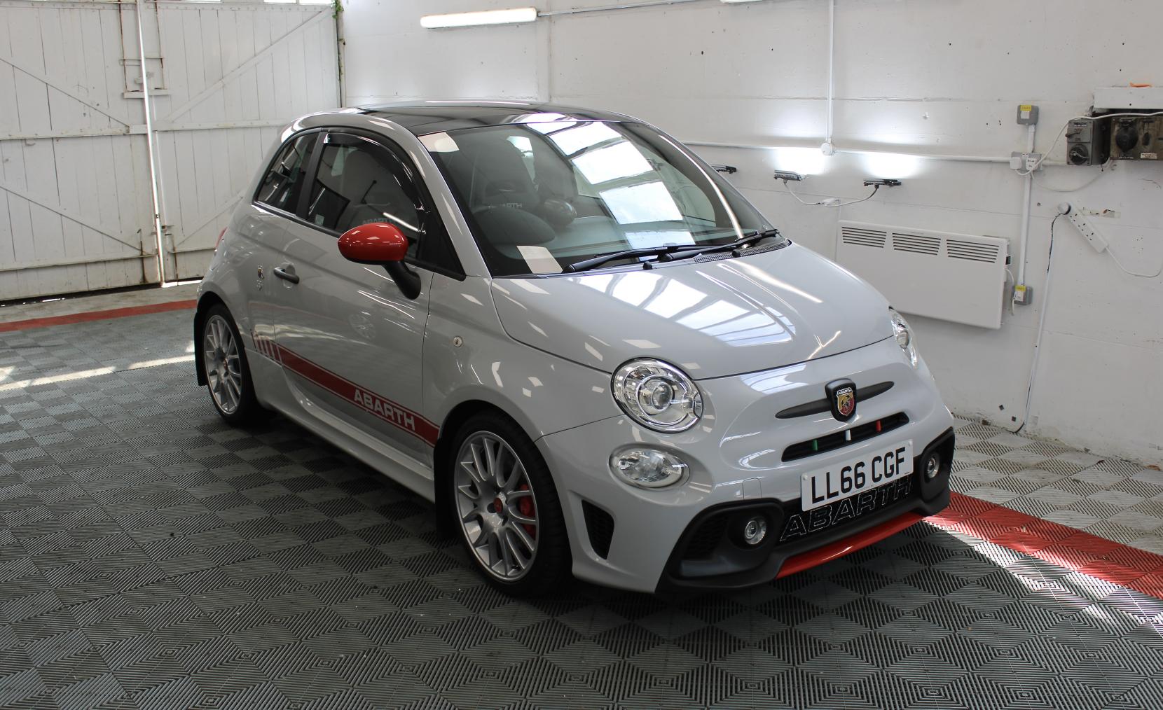 Abarth 595 1.4 T-Jet Competizione Hatchback 3dr Petrol Auto Euro 6 (180 bhp)