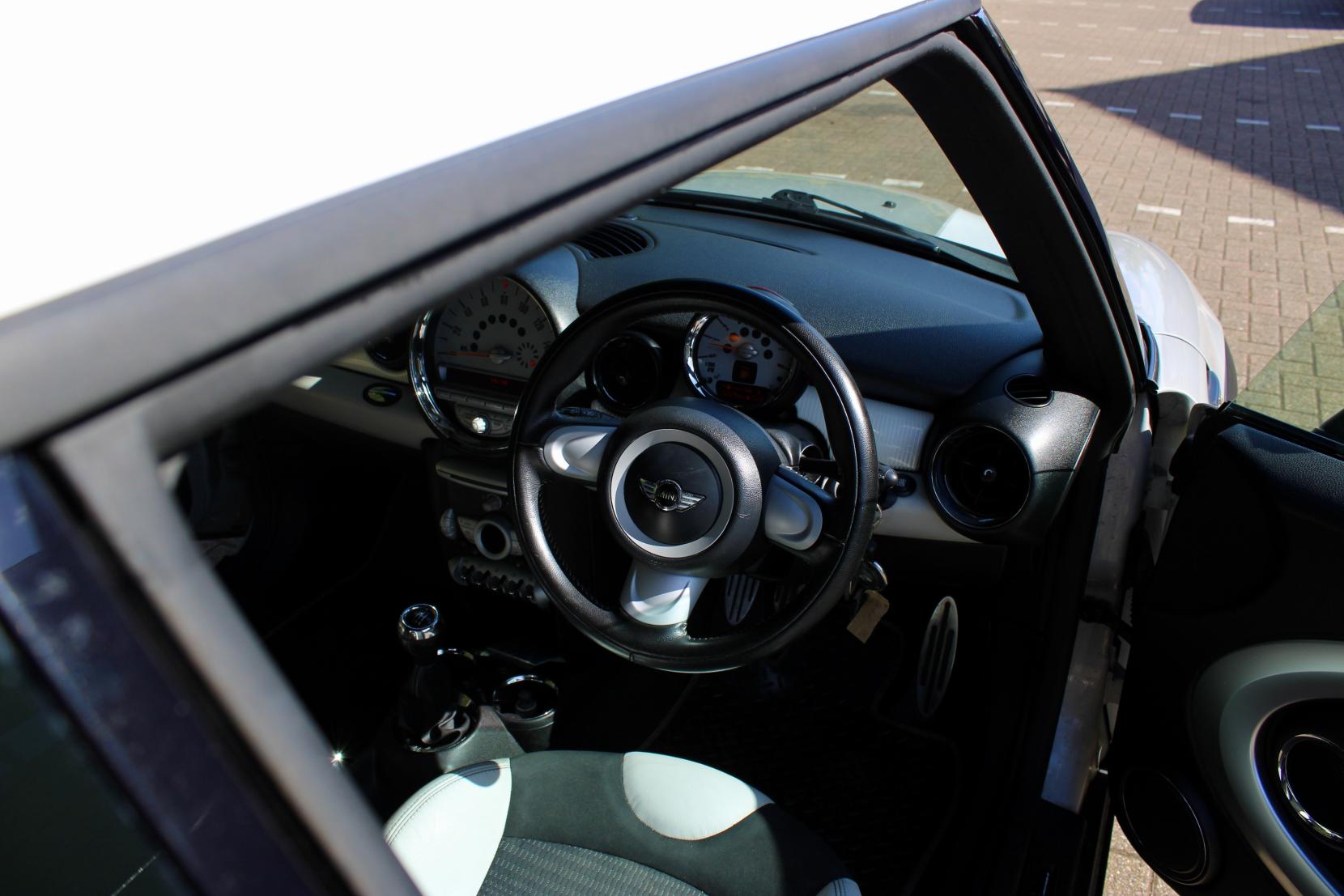 MINI Hatch 1.6 Cooper S Camden Hatchback 3dr Petrol Manual Euro 5 (175 ps)