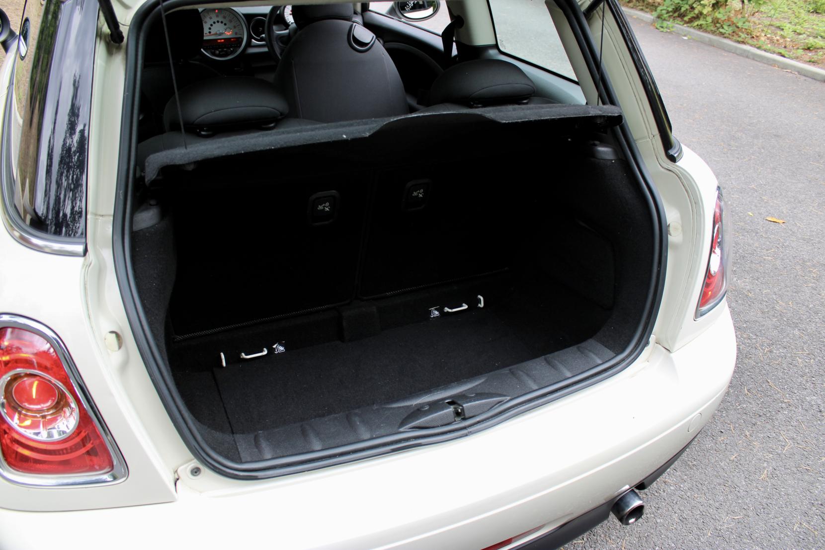 MINI Hatch 1.6 Cooper Hatchback 3dr Petrol Manual Euro 5 (s/s) (122 ps)