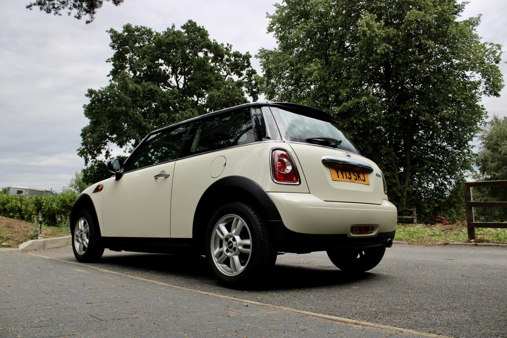MINI Hatch 1.6 Cooper Hatchback 3dr Petrol Manual Euro 5 (s/s) (122 ps)