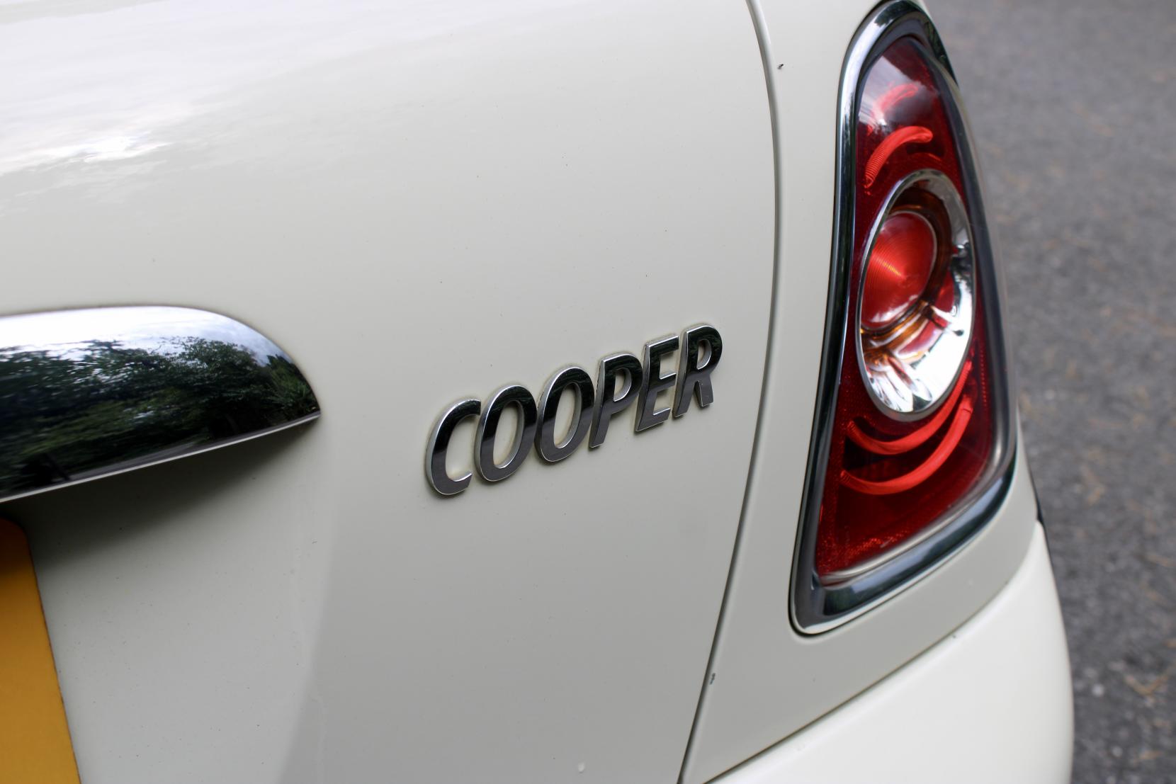 MINI Hatch 1.6 Cooper Hatchback 3dr Petrol Manual Euro 5 (s/s) (122 ps)