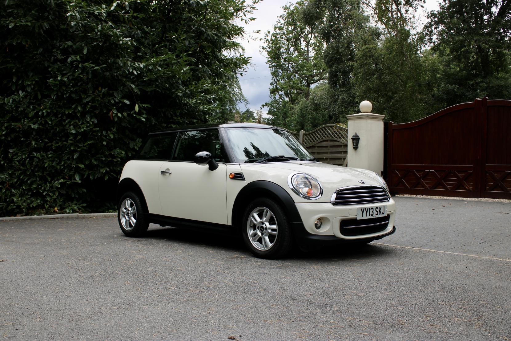 MINI Hatch 1.6 Cooper Hatchback 3dr Petrol Manual Euro 5 (s/s) (122 ps)