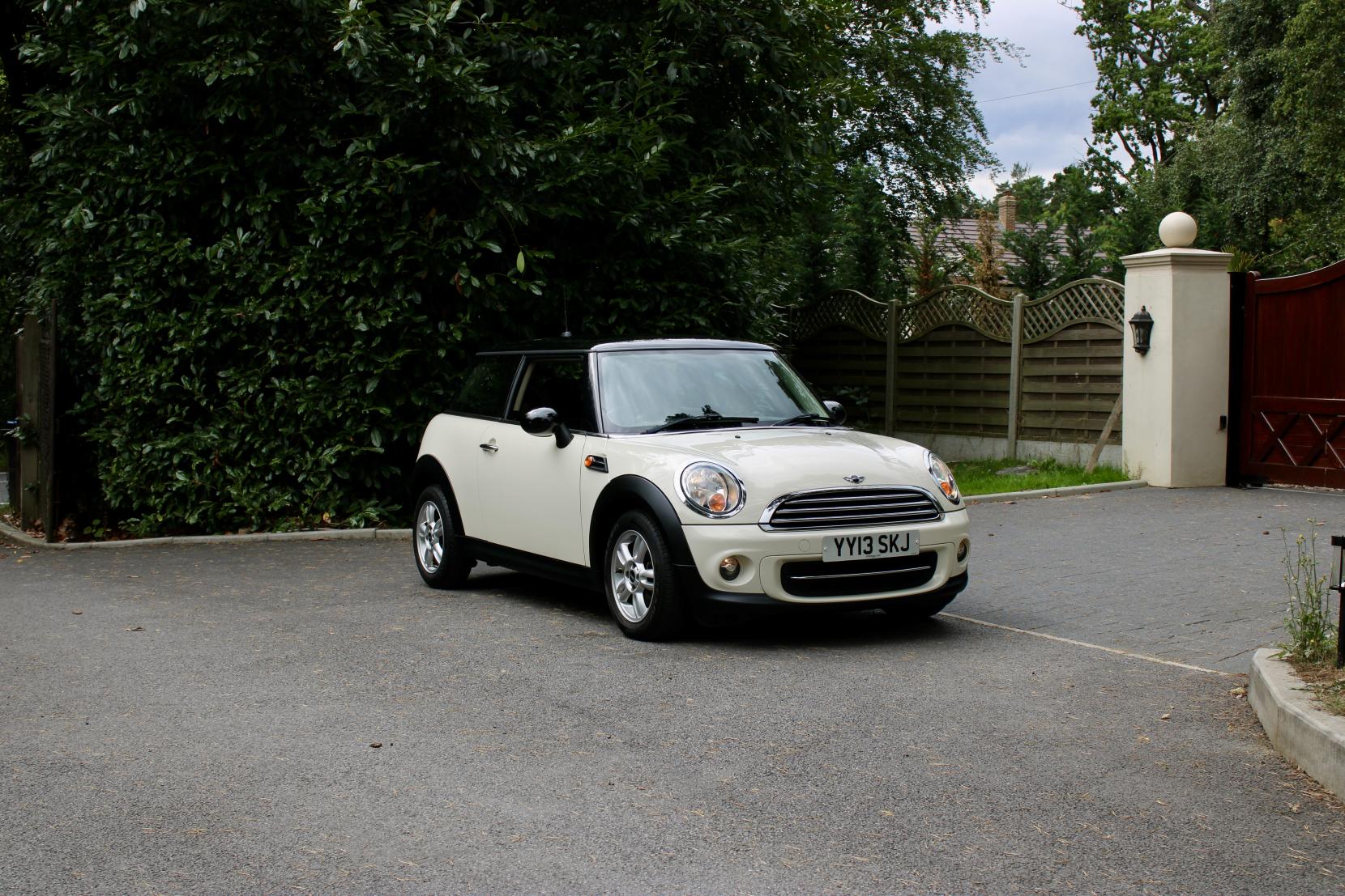 MINI Hatch 1.6 Cooper Hatchback 3dr Petrol Manual Euro 5 (s/s) (122 ps)