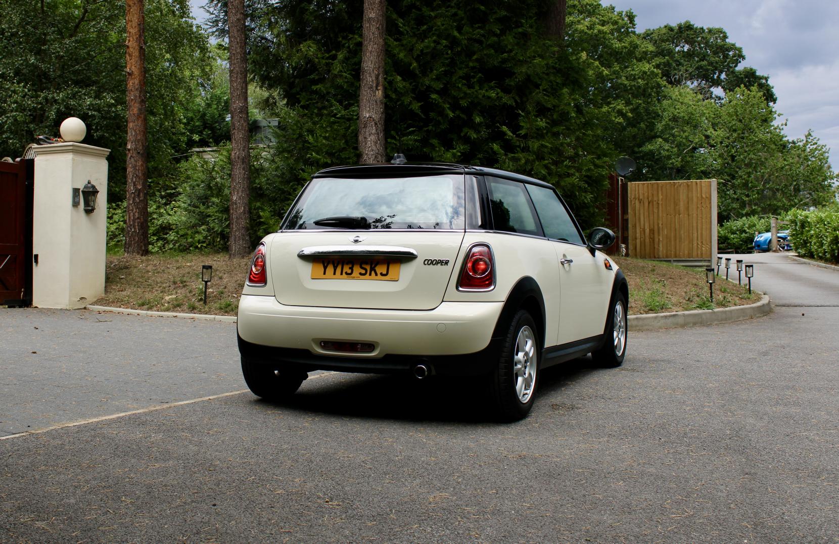 MINI Hatch 1.6 Cooper Hatchback 3dr Petrol Manual Euro 5 (s/s) (122 ps)